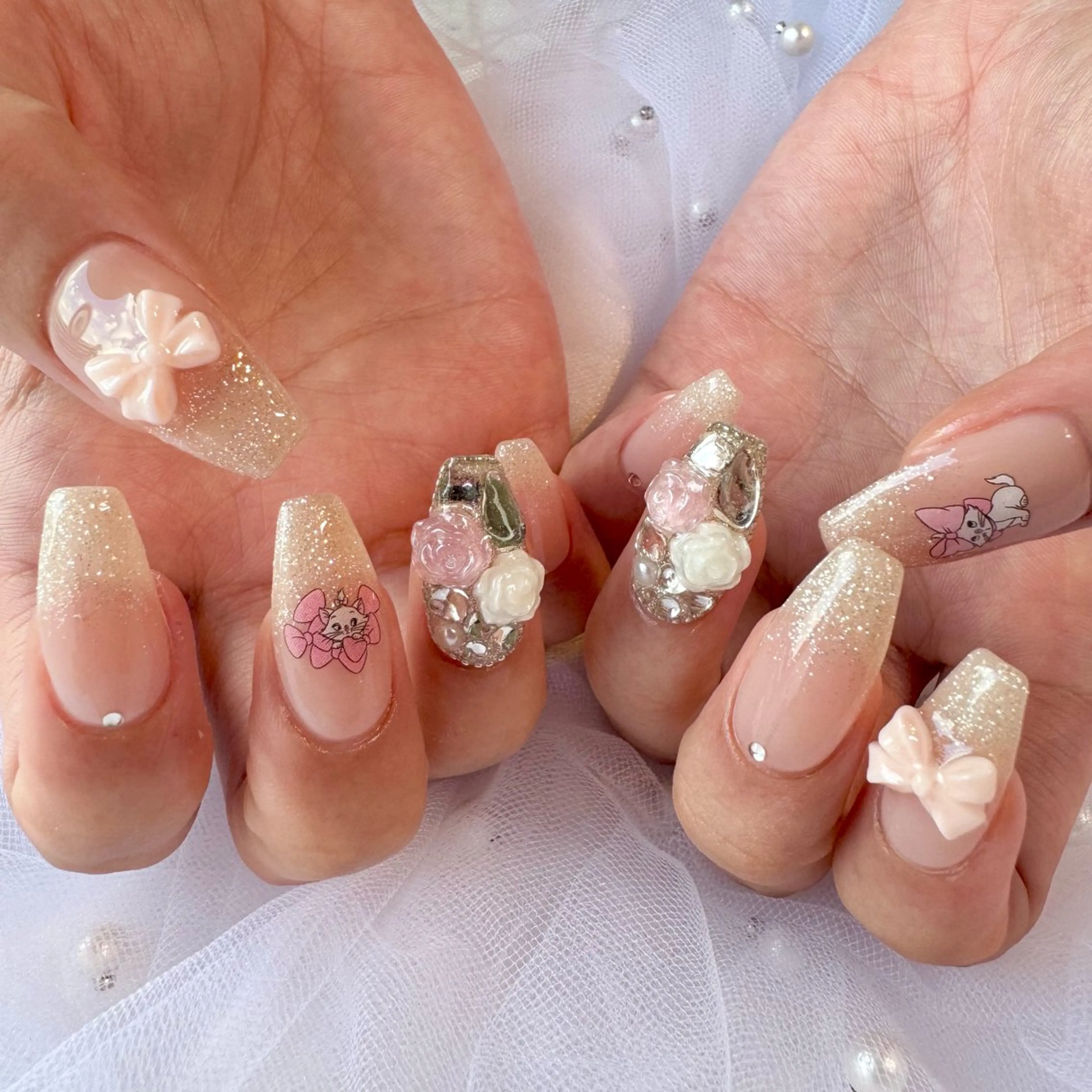 ネイル ガーリー 持ち込み ハンドネイル nail salon e'mu💐のネイルデザイン