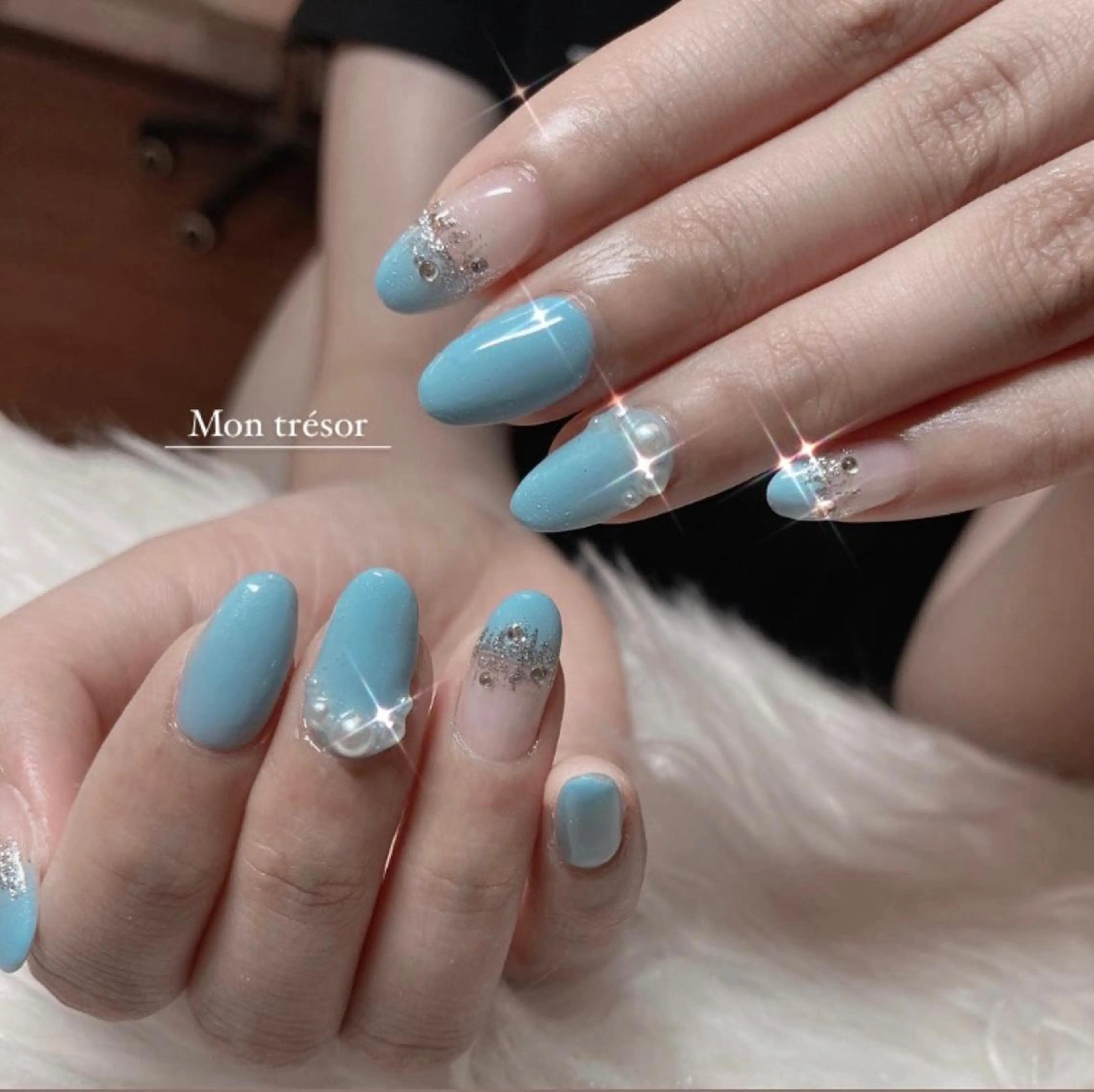 ネイル ブルー ストーンネイル Mon trésor所属・Montrésor 名古屋ネイルサロンのネイルデザイン