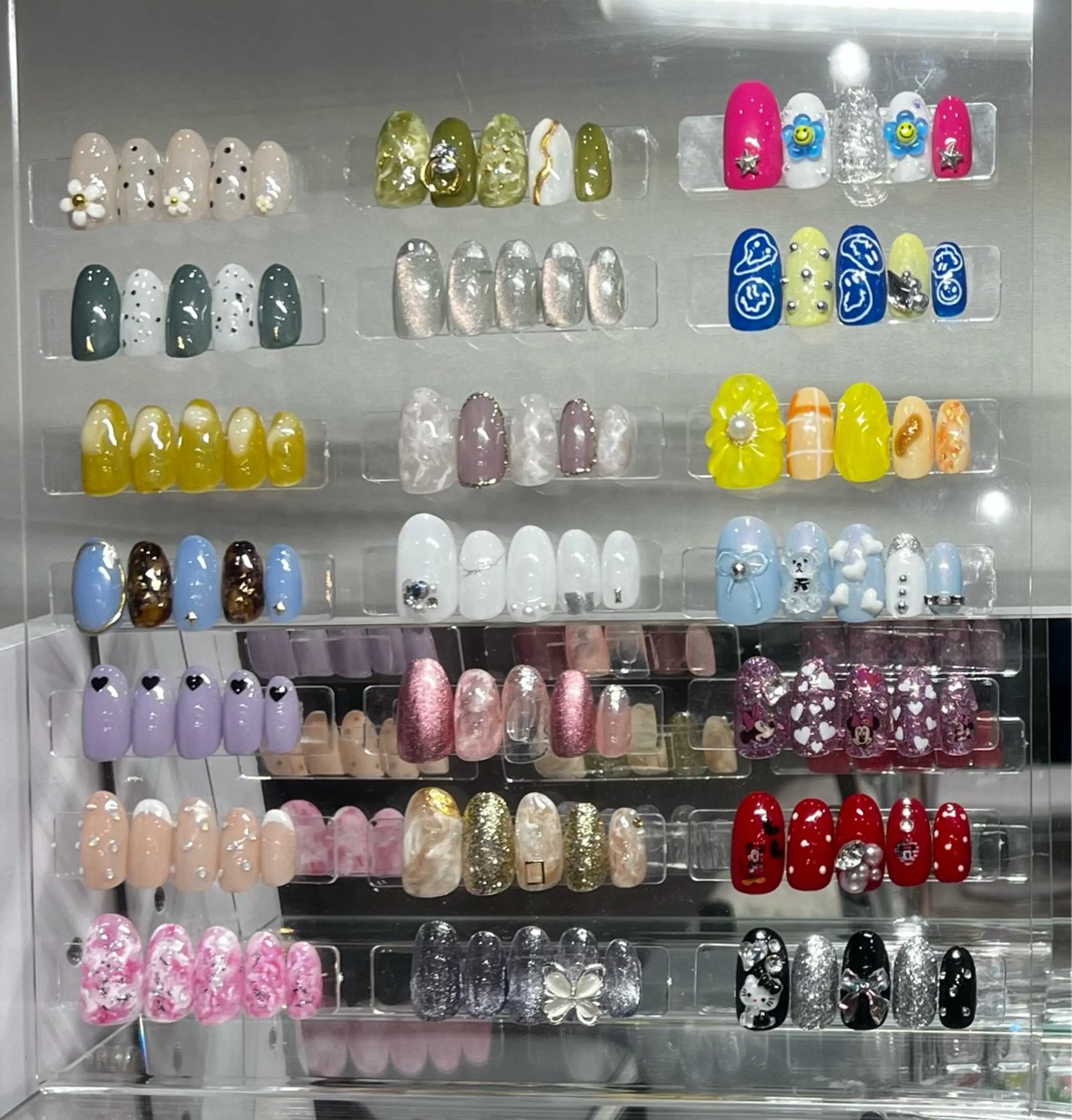 ネイル LACHIC所属・LACHIC NOZOMIのネイルデザイン