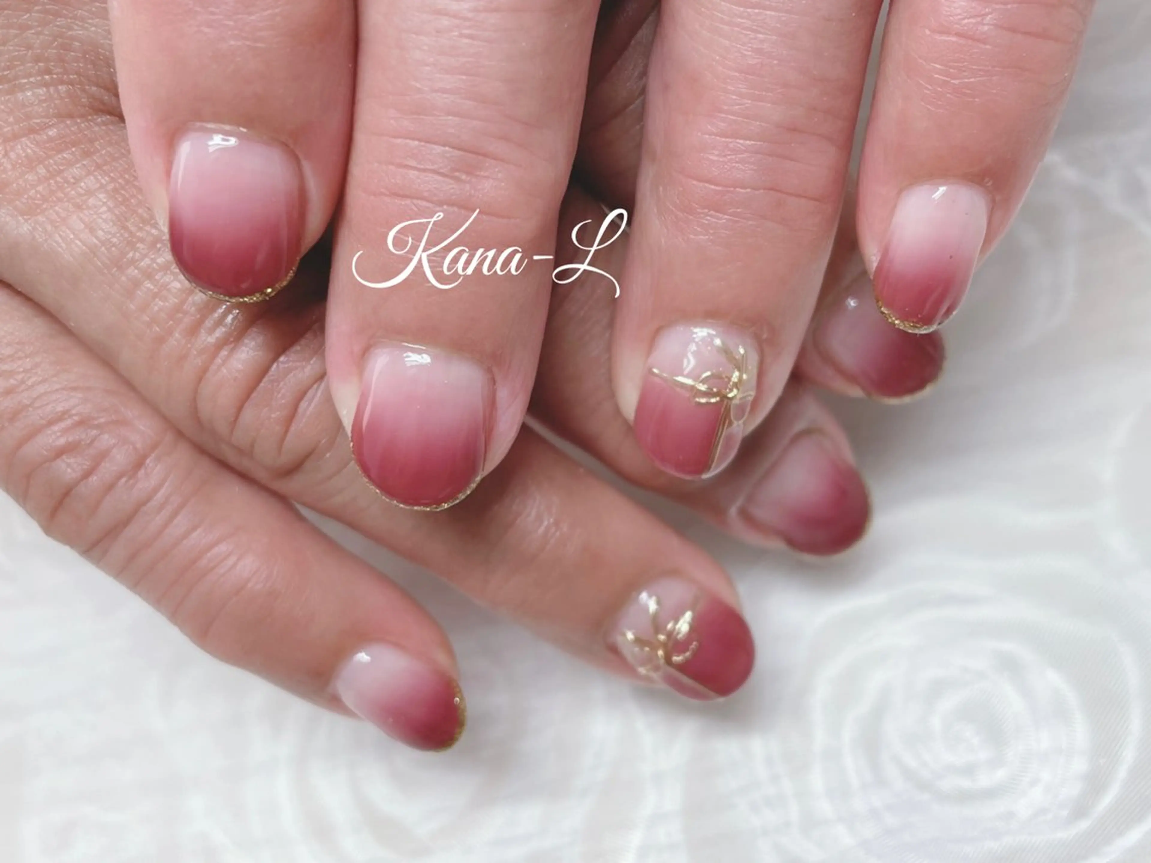 ネイル ジェルネイル グラデーション パラジェル 芦辺 香奈のネイルデザイン