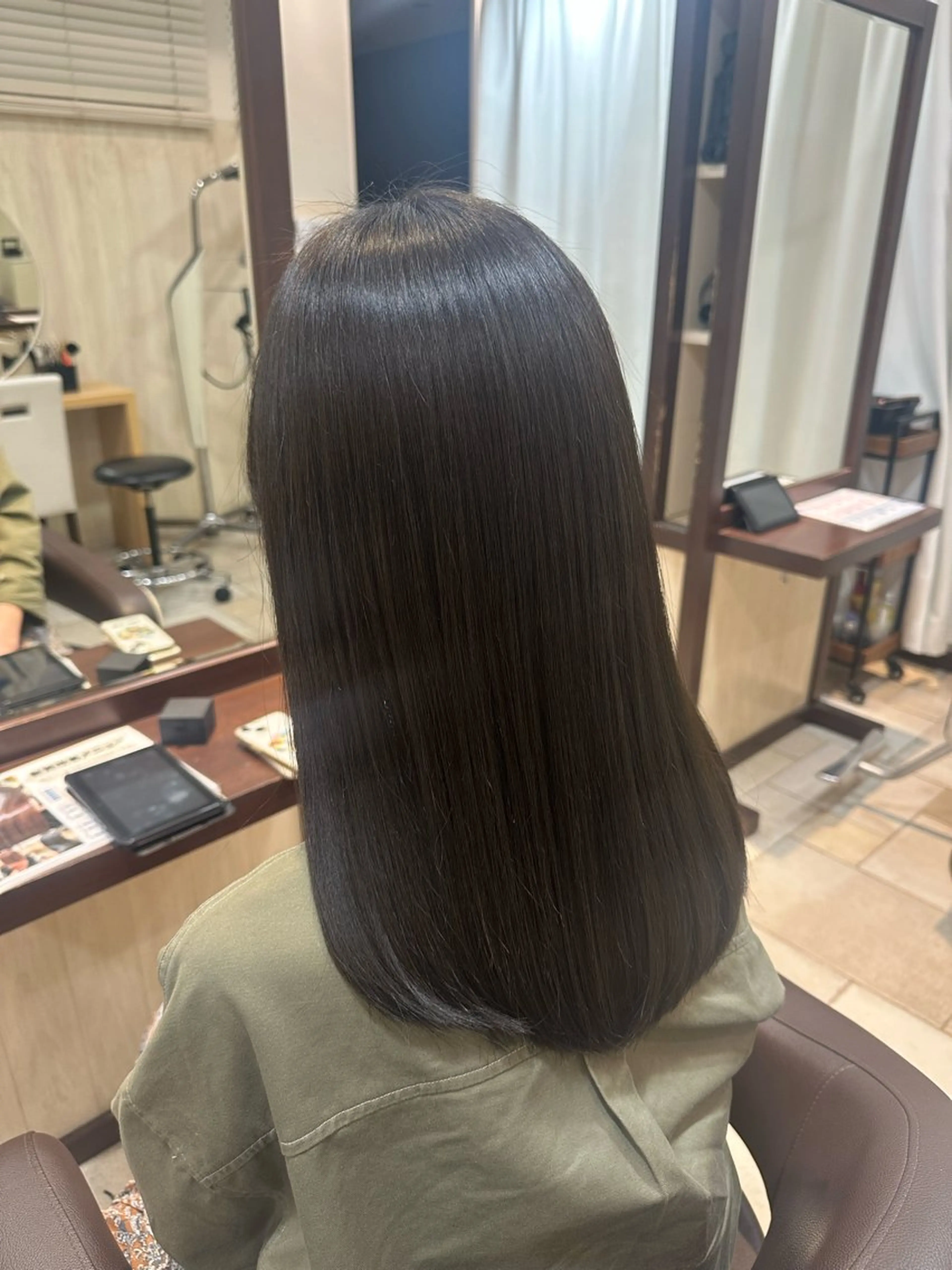 ロング パーマ カット 縮毛矯正 トリートメント 勝見 美春のヘアスタイル