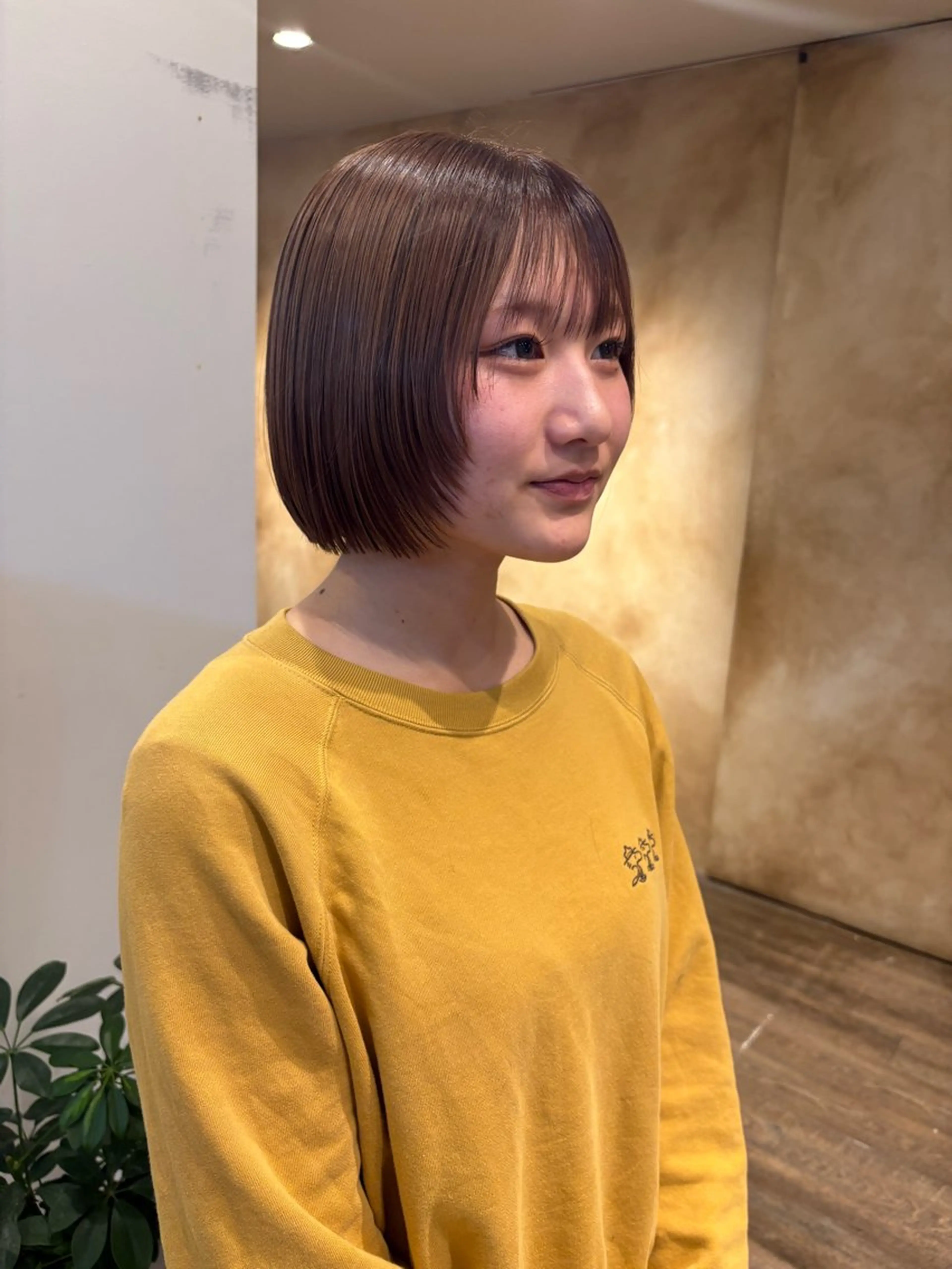 ショート 顔周りカット レイヤーカット カット lot Kanau ハイトーン／デザインのヘアスタイル