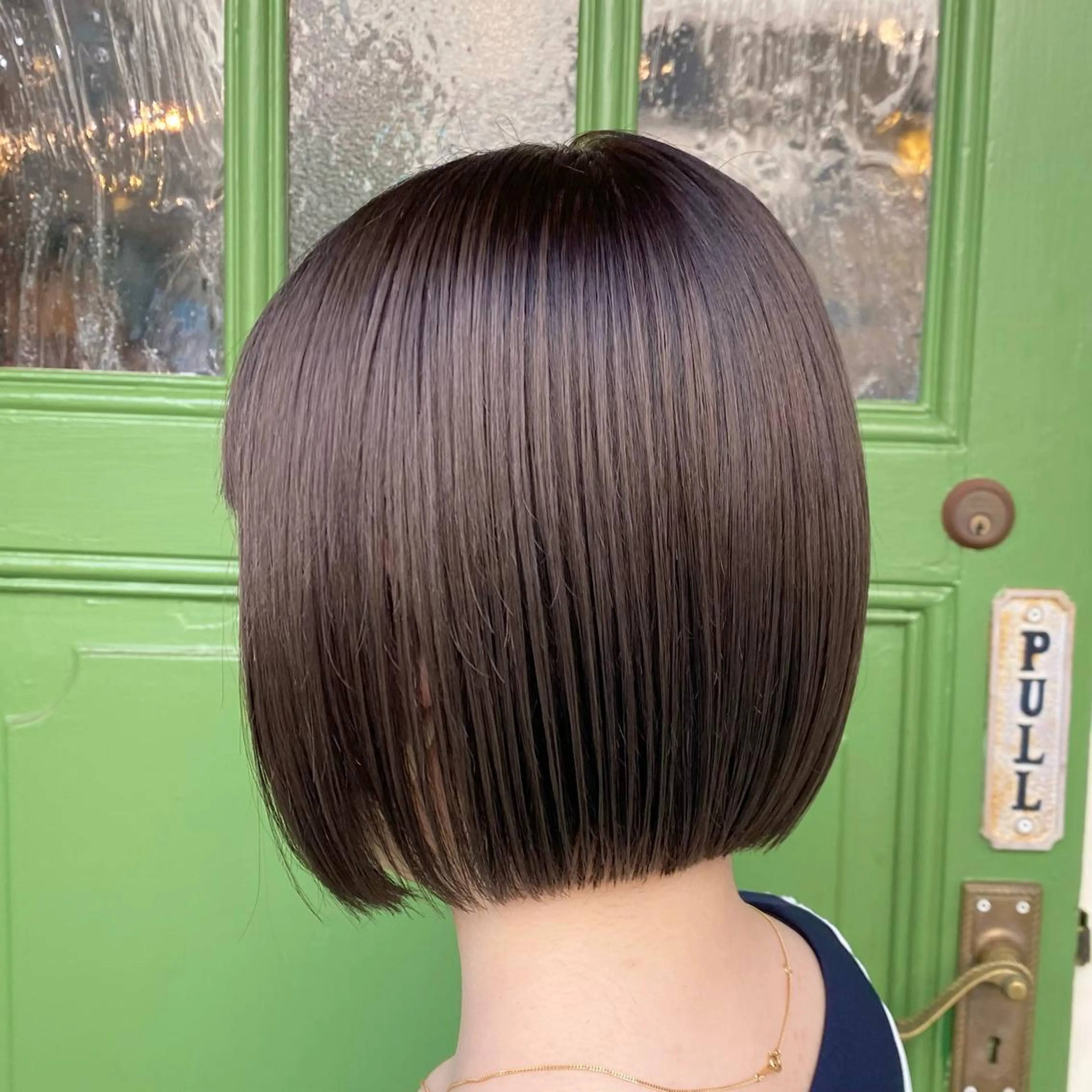 ショート カラー 前下がりボブ ブラウンカラー 透明感カラー オリーブブラウン ボブ カット ヘアカラー トリートメント ヘッドスパ BRITS 渡辺 菜々子のヘアスタイル