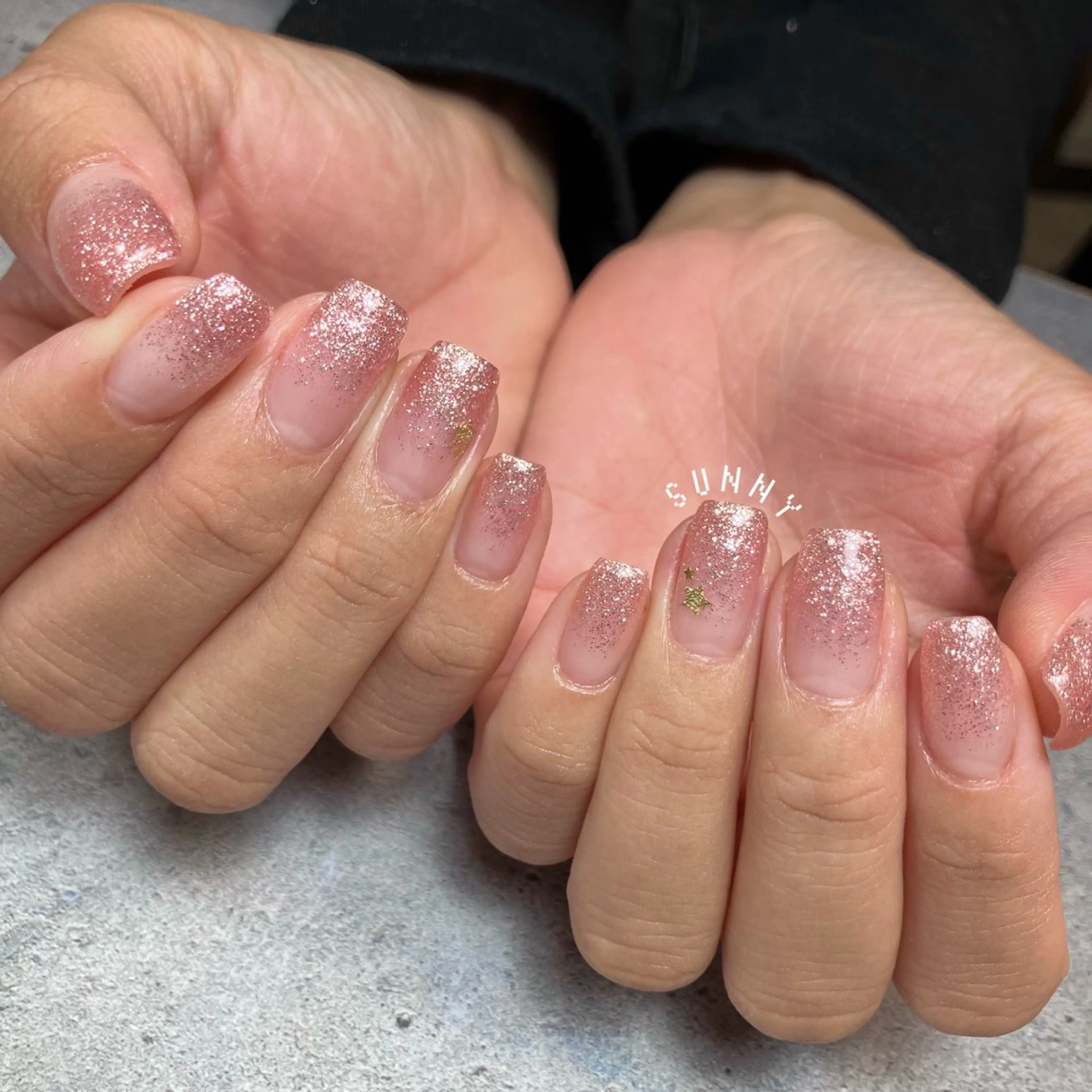 ネイル グラデーション ラメ(グリッター) ラメグラデーション ピンク SUNNY NOEMIのネイルデザイン