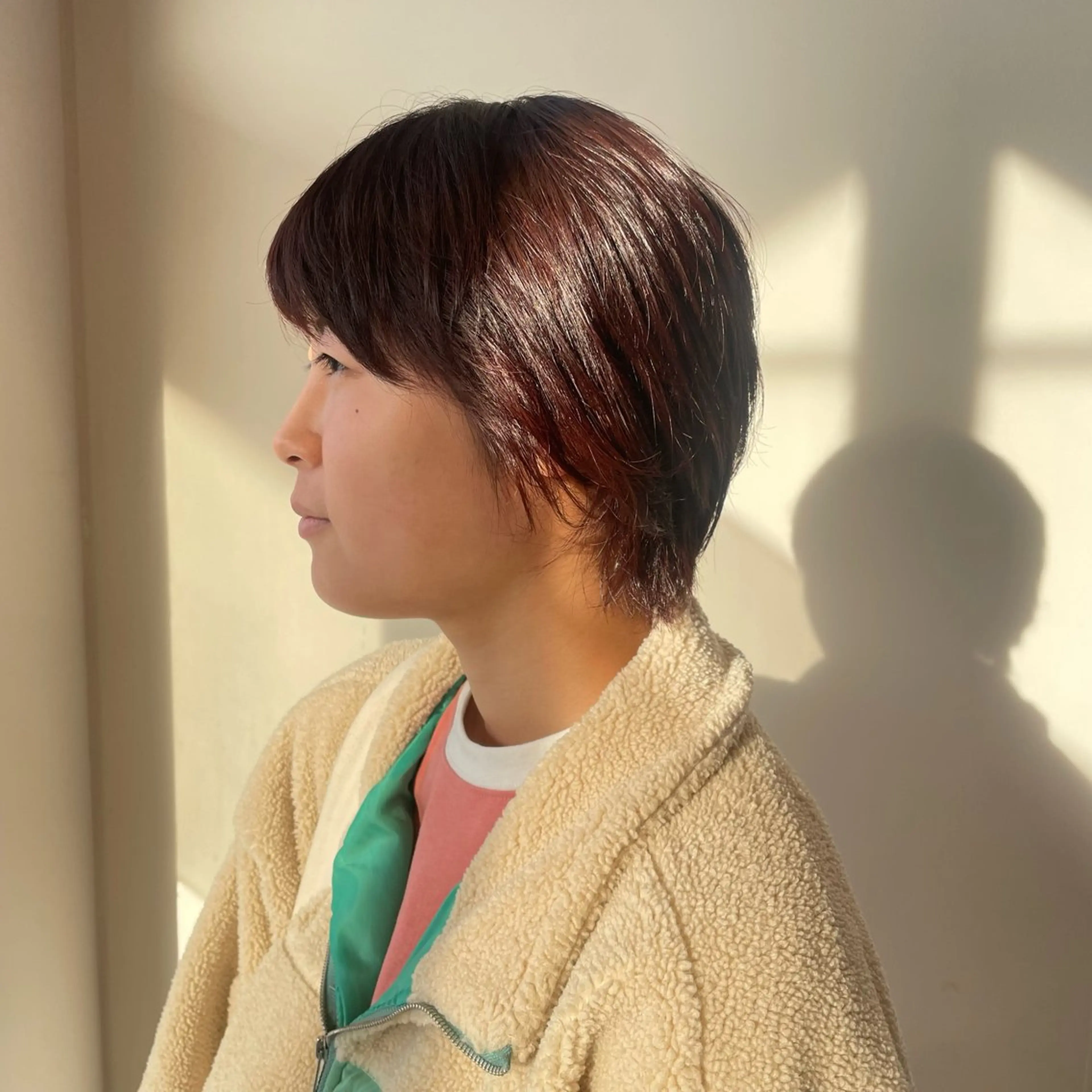 ショート カラー レッドカラー ヤスダ ホノカのヘアスタイル