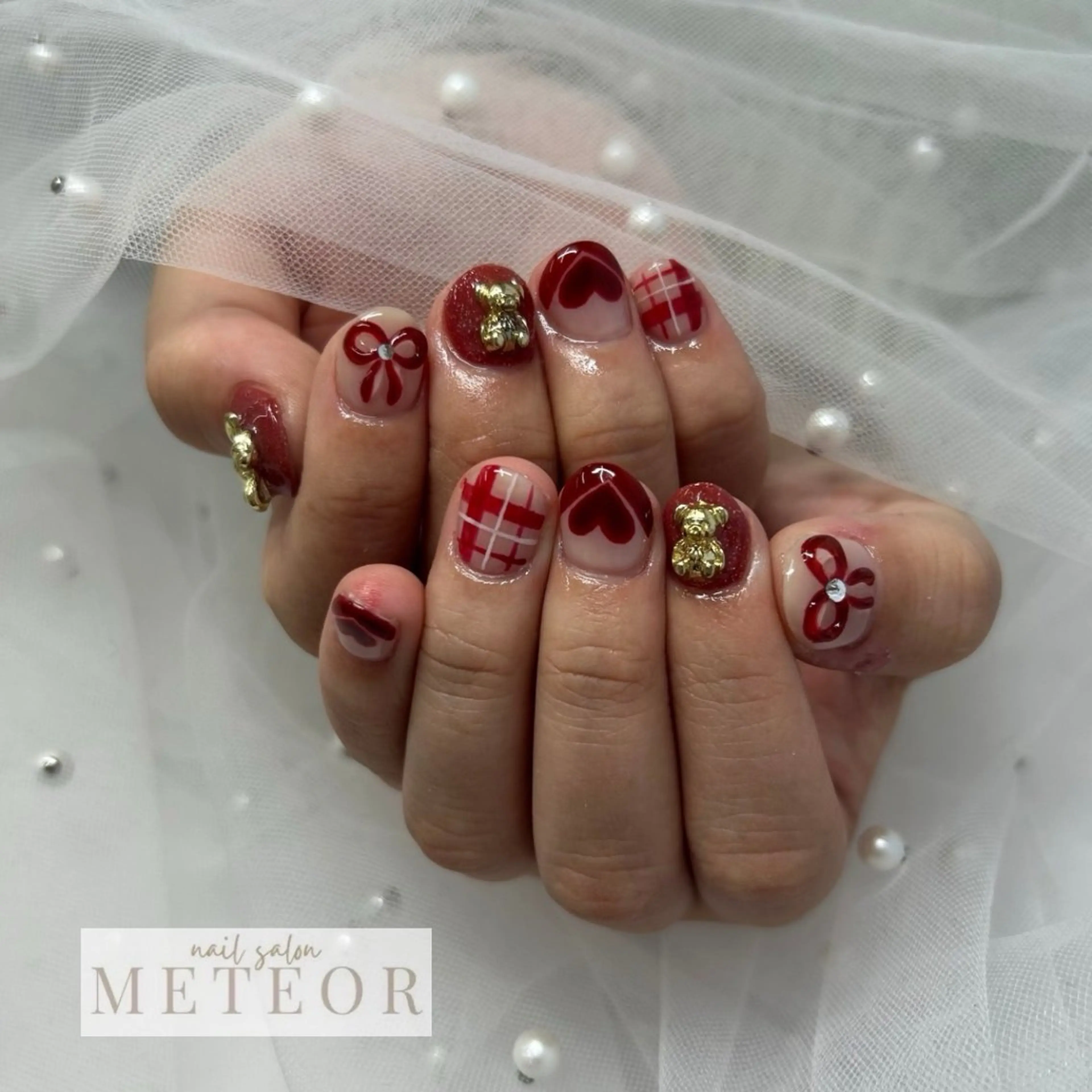ネイル ボルドー フラッシュネイル フレンチネイル ハート リボン ハンドネイル nailsalon meteor所属・METEOR💫 staffのネイルデザイン