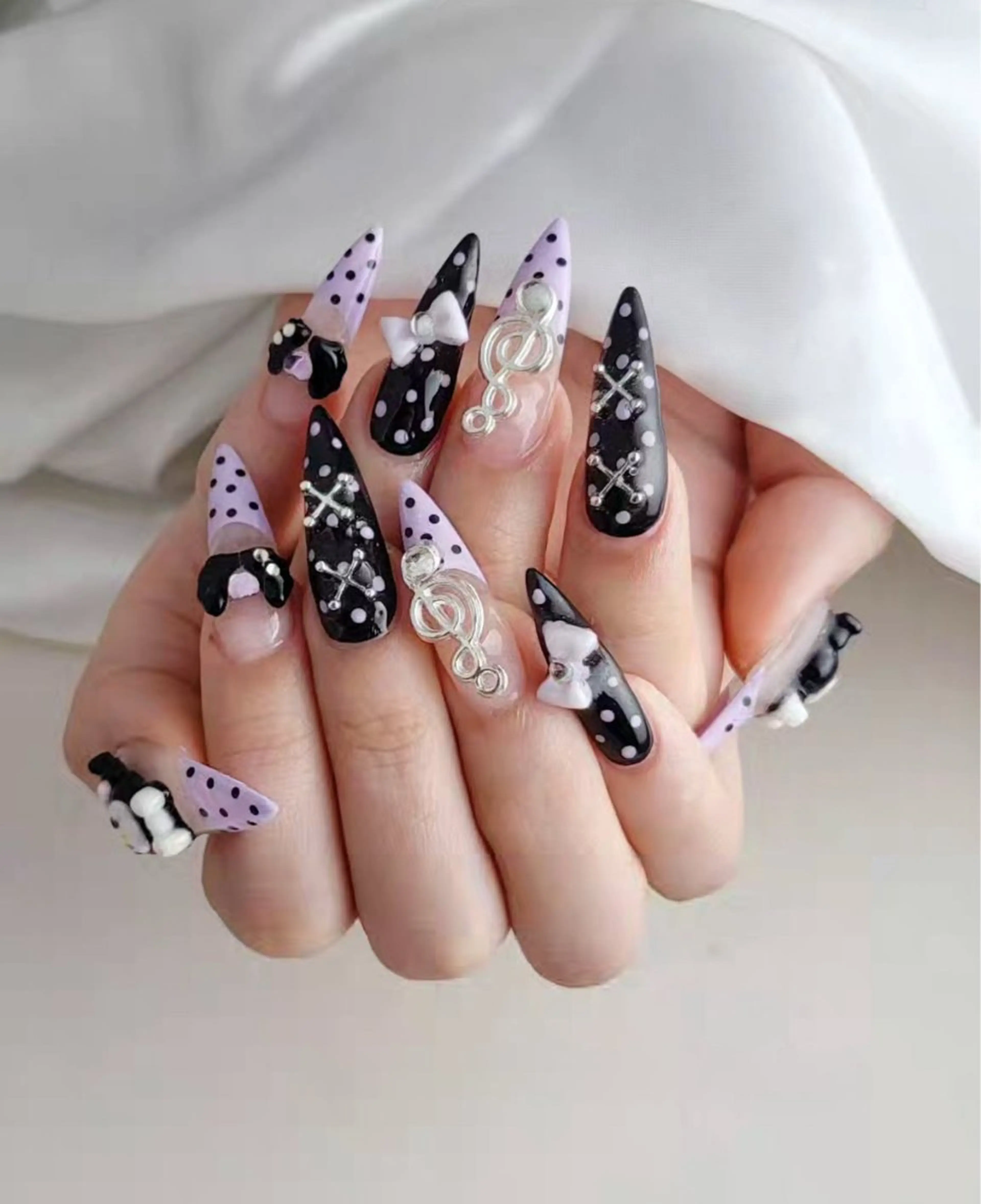 ネイル フラッシュネイル フレンチネイル グラデーション キラキラネイル 韓国ネイル ハンドネイル Lina nail所属・Lunaa 池袋のネイルデザイン