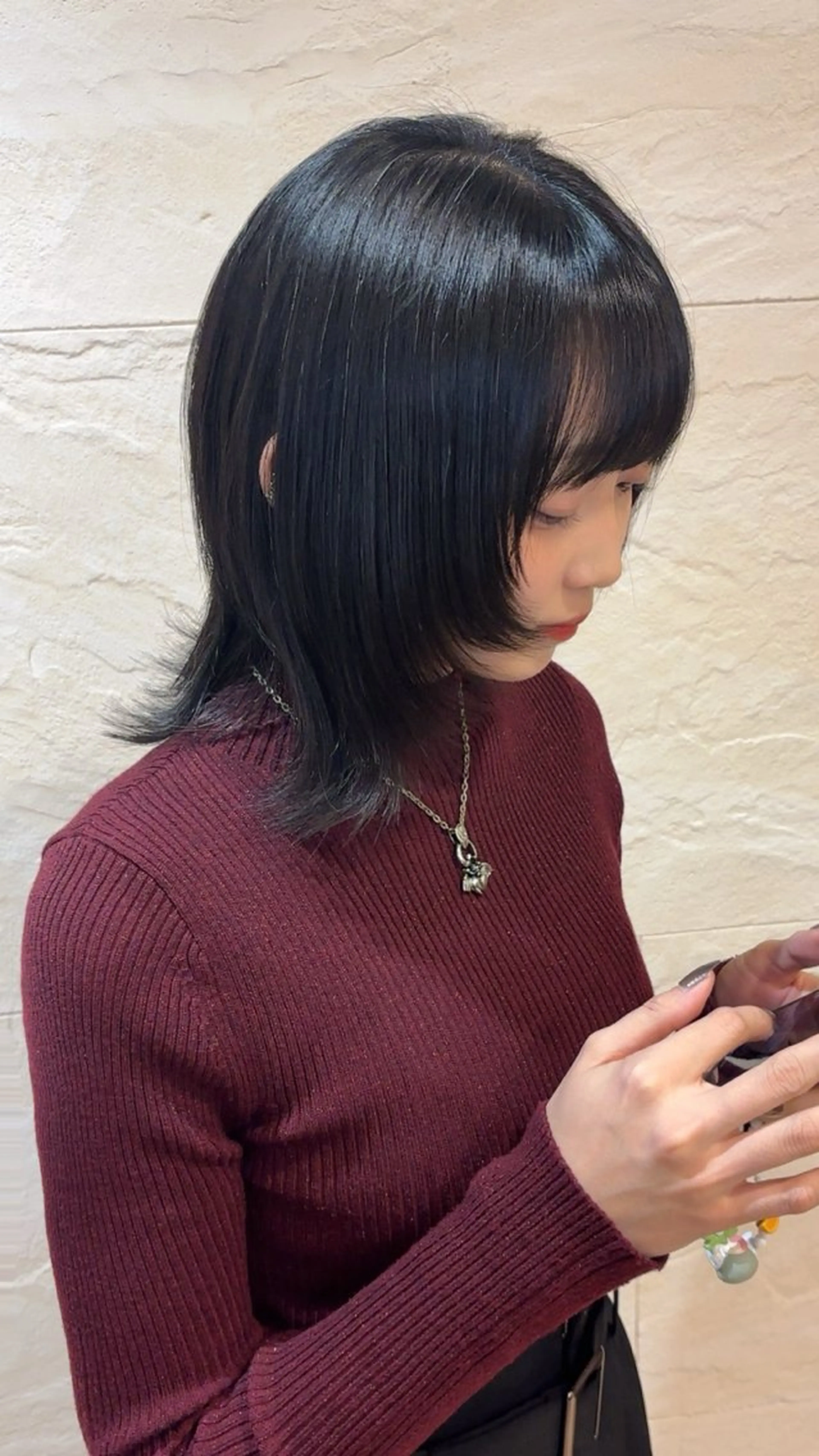 ミディアム 顔まわりレイヤー レイヤーカット fahren-pure-suite所属・小林 祐月のヘアスタイル