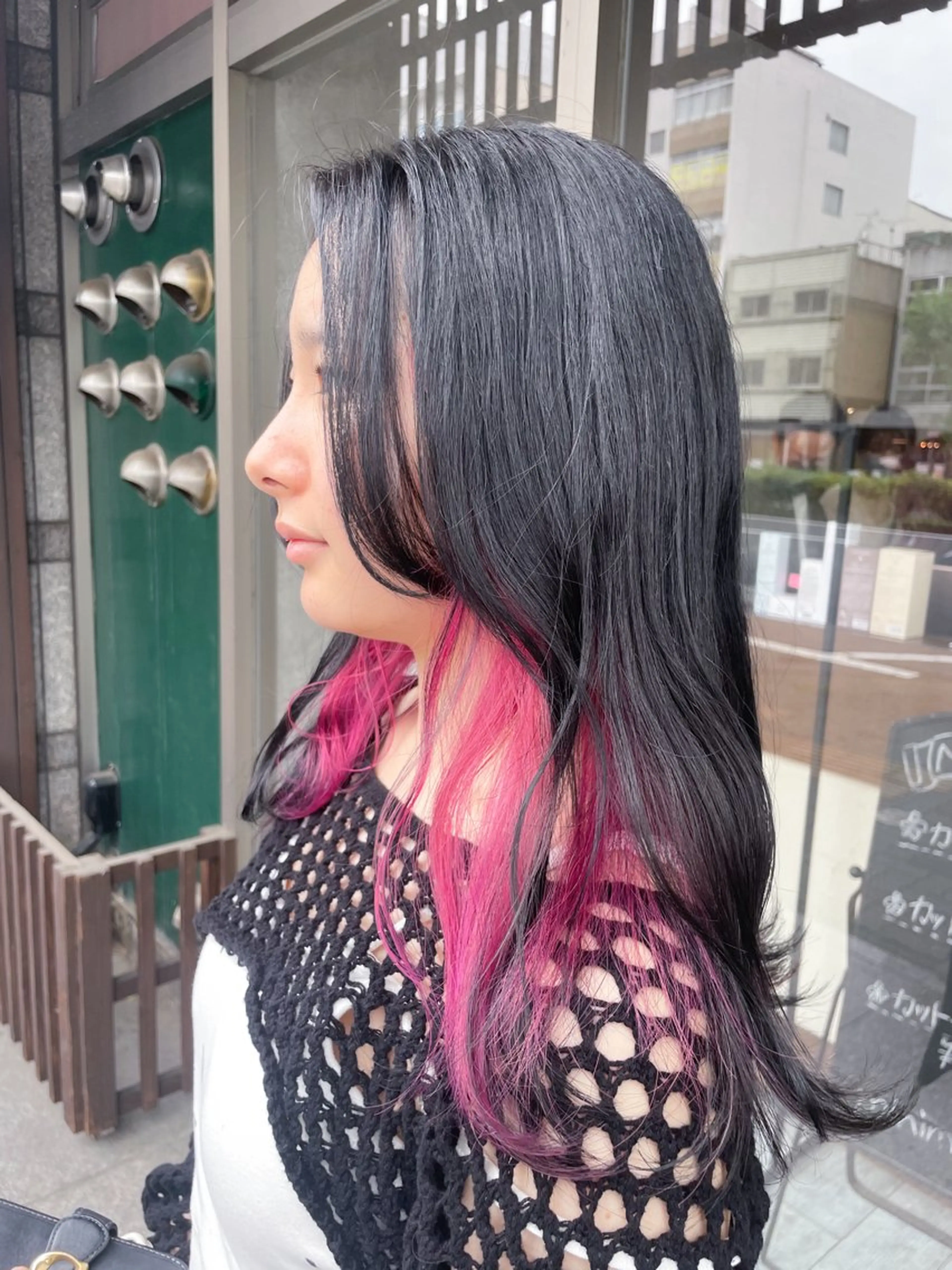 ロング カラー イヤリングカラー ピンクカラー カット ヘアカラー イワタ マハ/ minim hairのヘアスタイル