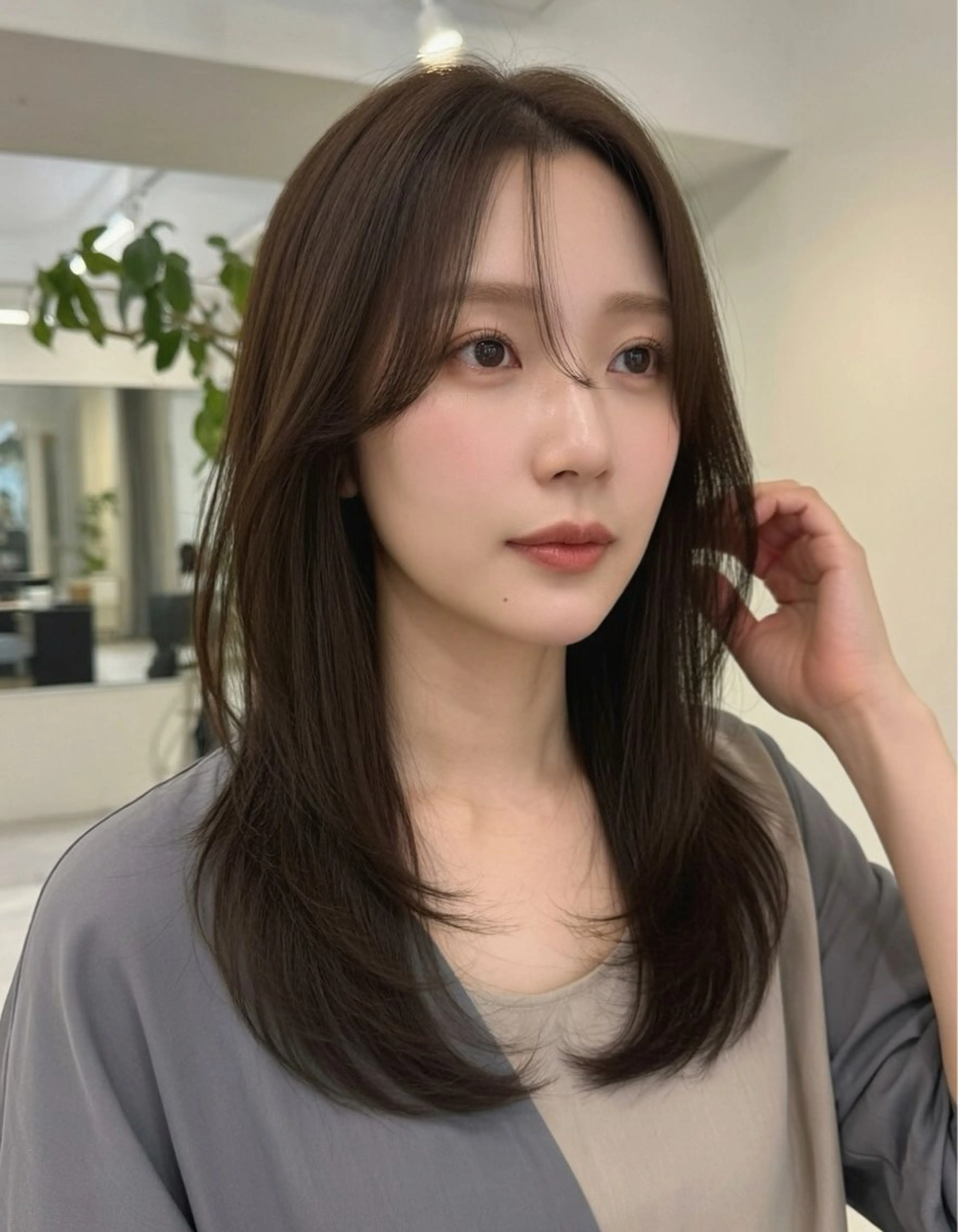 セミロング カラー ベージュカラー オリーブベージュ レイヤーカット カット ヘアカラー 池袋/マンツーマン /個室/岸田恵のヘアスタイル