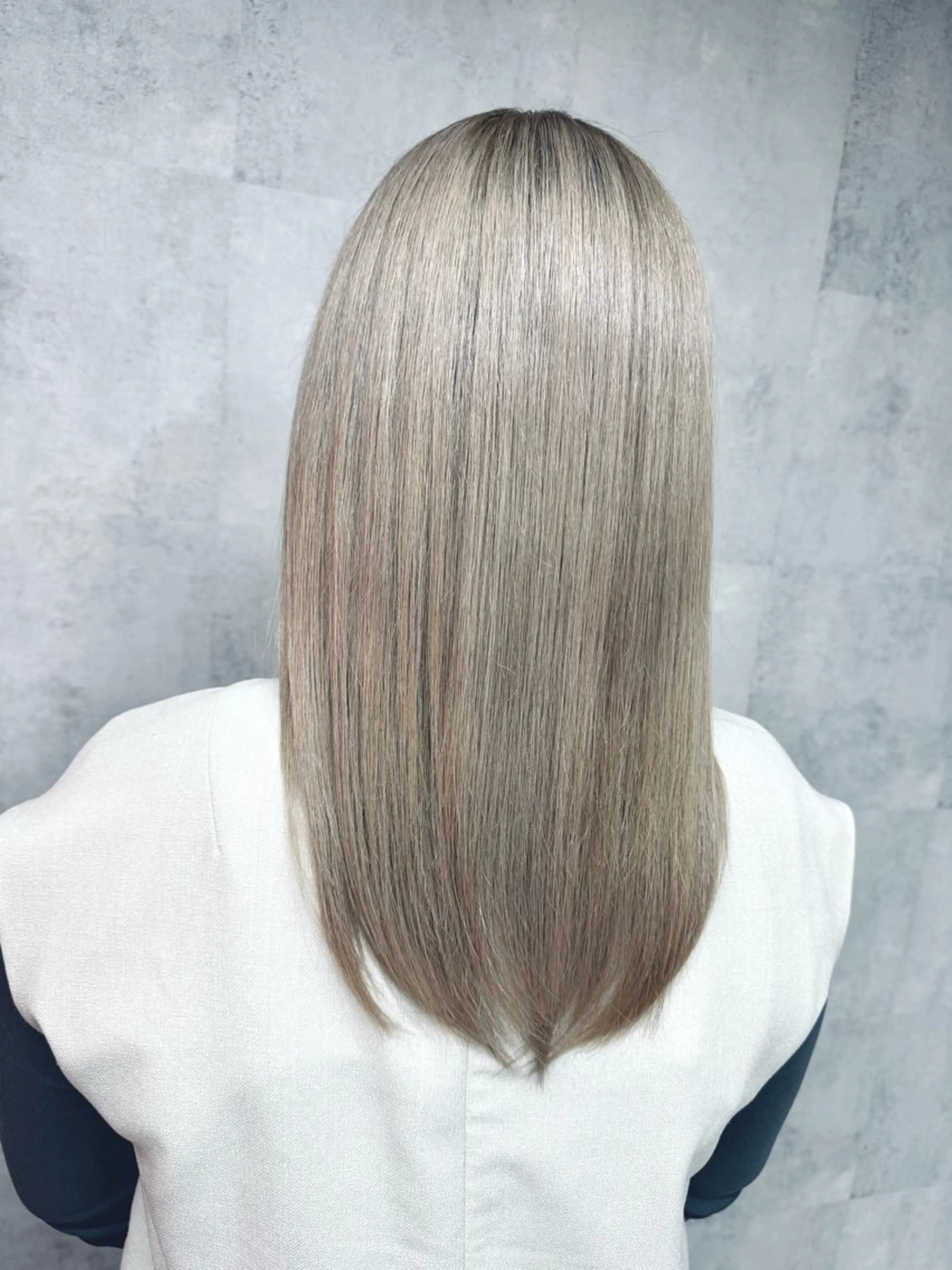 セミロング カラー ダブルカラー Mirai🎧 モデル募集中💌のヘアスタイル