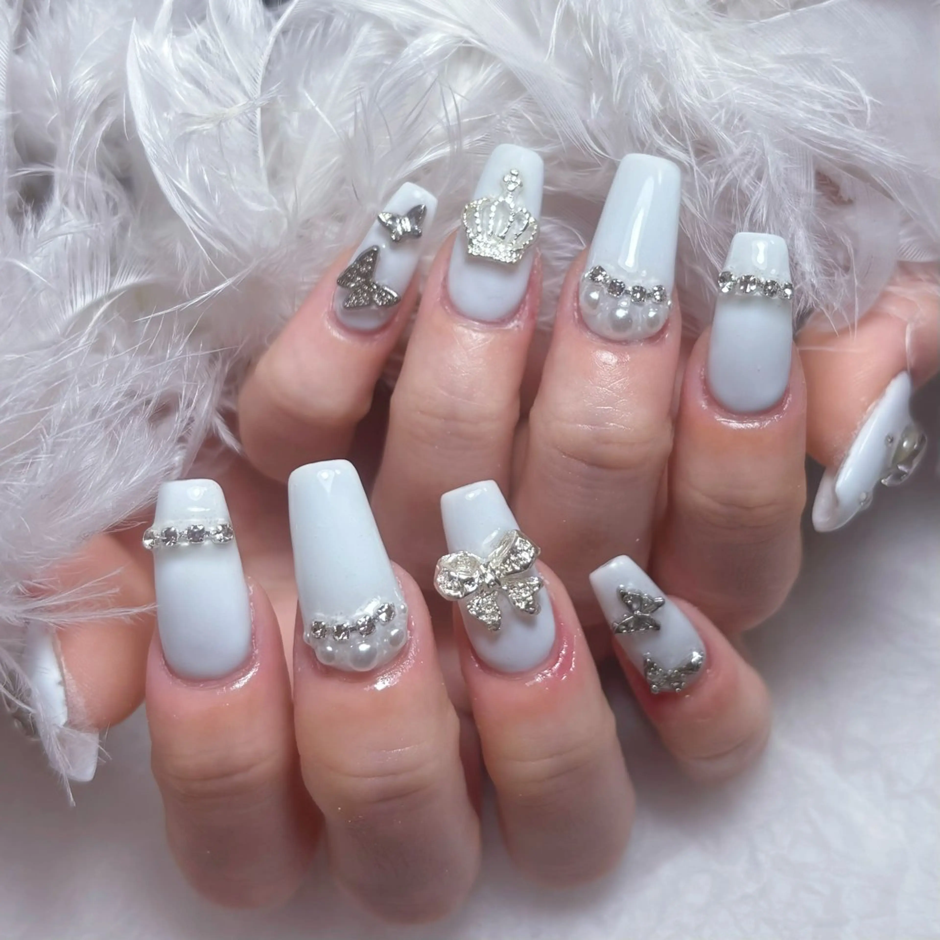ロング 韓国風ヘア ハンドネイル DIAMOND Nail☁️のネイルデザイン