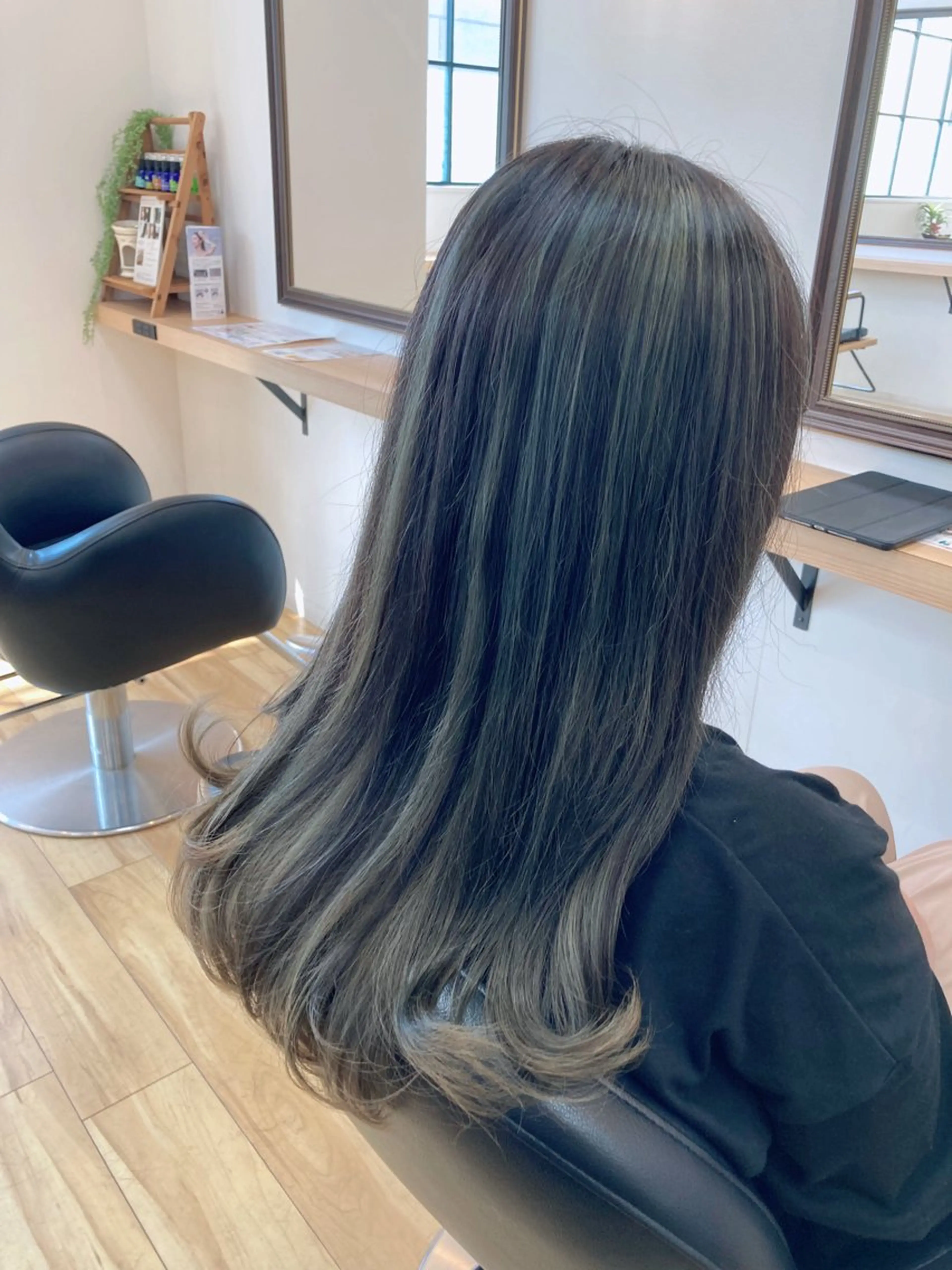 ロング ヘアカラー トリートメント 大野 まゆのヘアスタイル