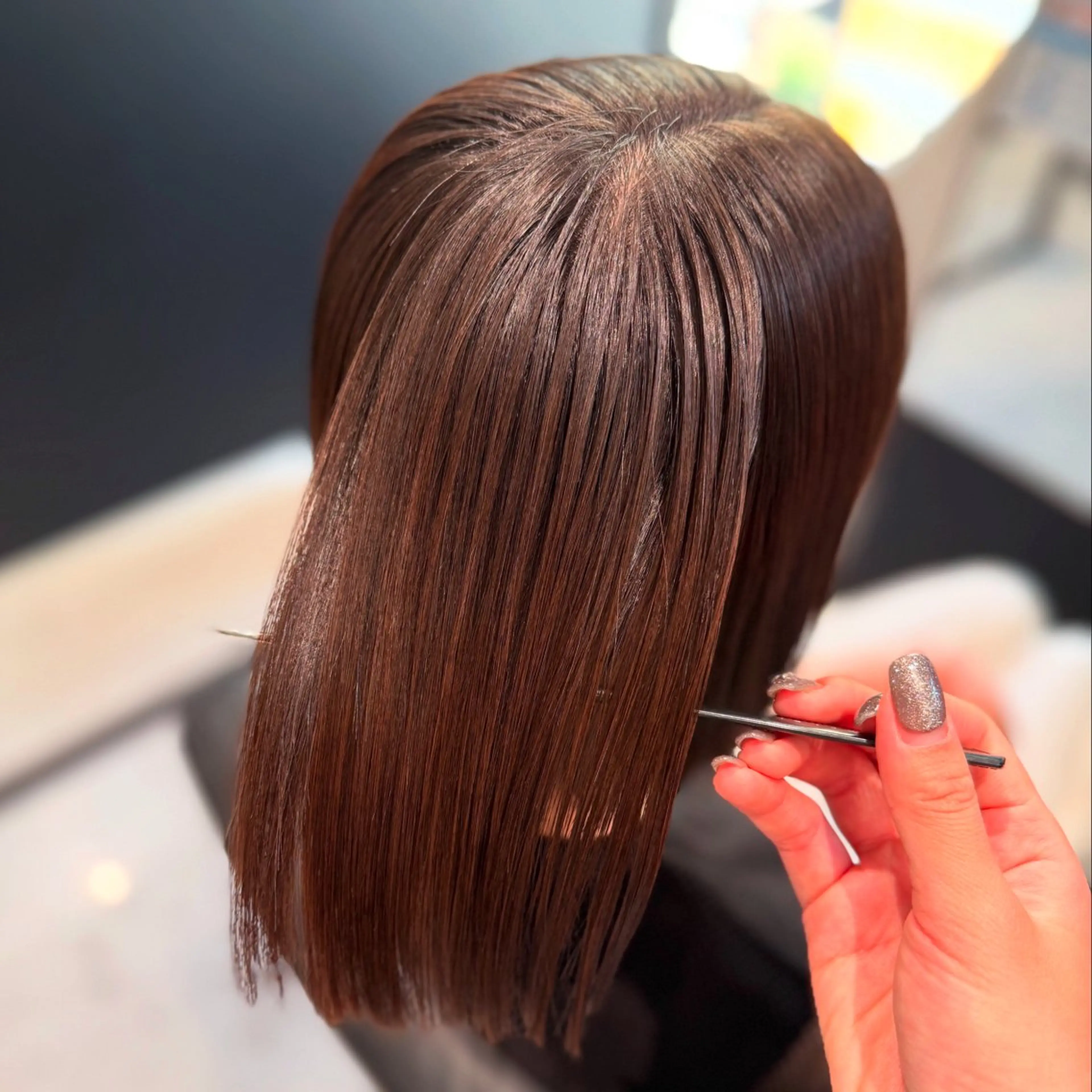 ミディアム 酸性ストレート カット 縮毛矯正 Mio｜ぱつっとボブ ｜髪質改善ストレートのヘアスタイル