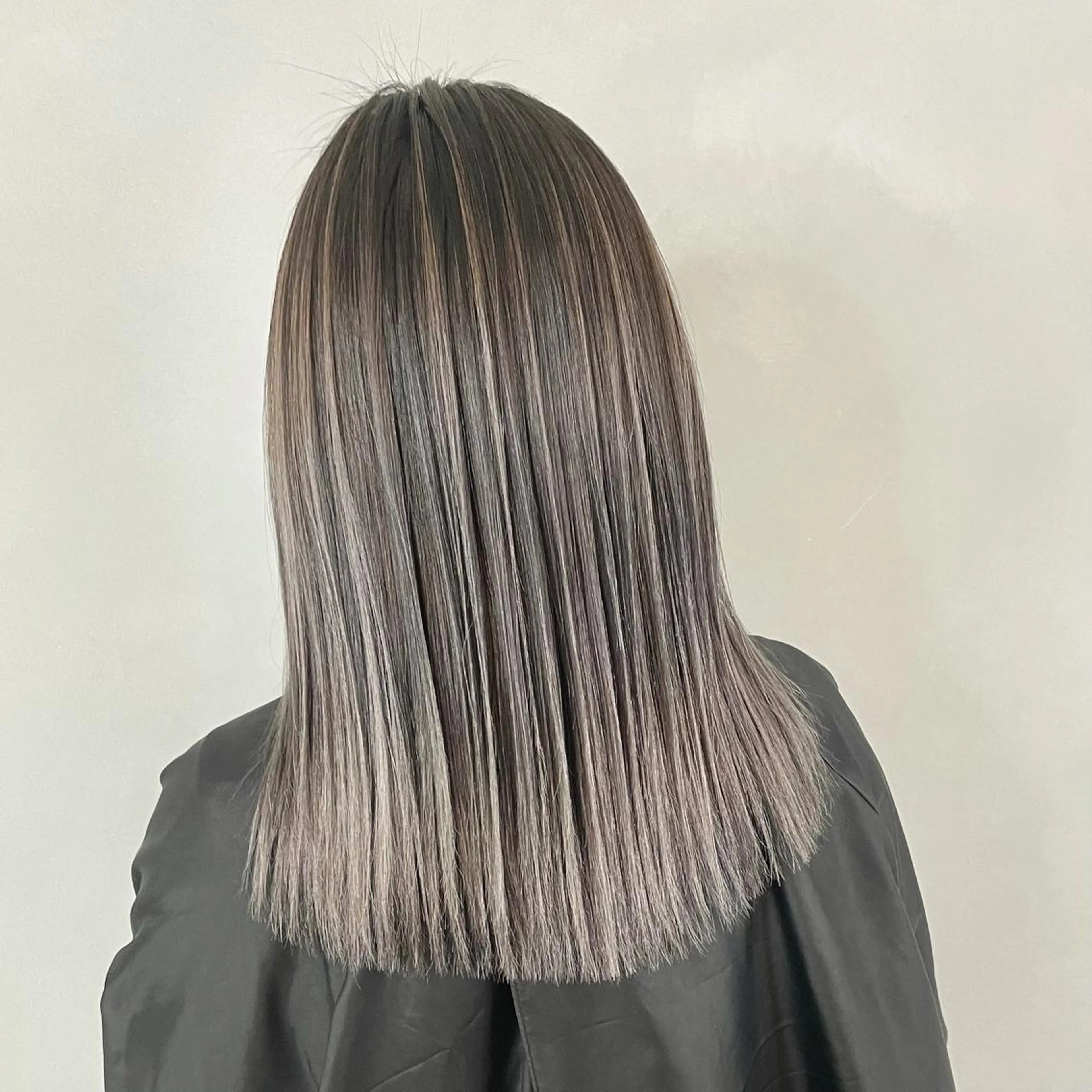 ロング カラー パーマ ヘアアレンジ メンズ キッズ ネイル マツエク・マツパ シルバー シルバー 🧸ハイトーン🧸 ゆっきー🧸のヘアスタイル