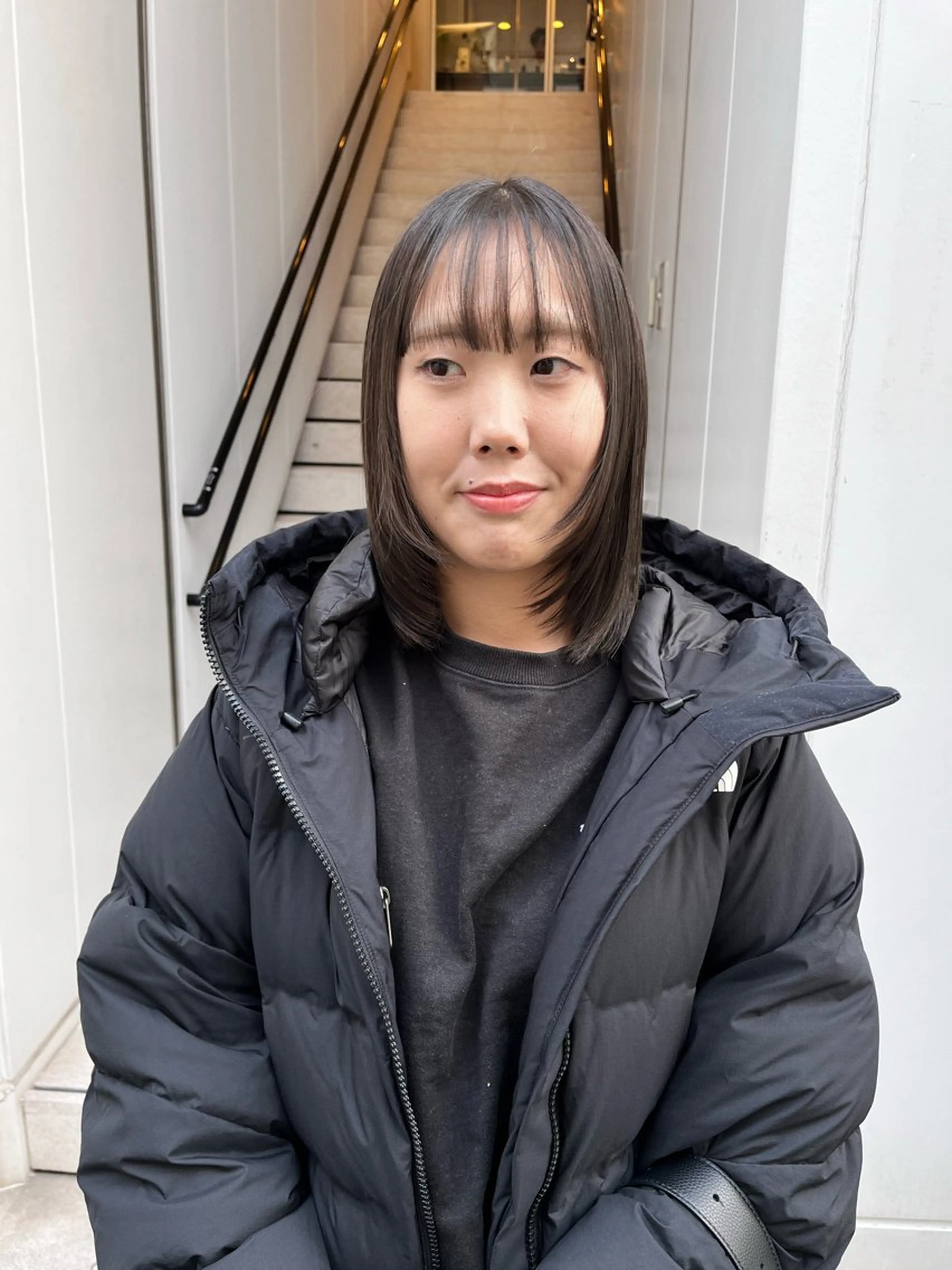 ミディアム カラー ブリーチ 透明感カラー ダークグレー ダークグレージュ グレージュ カット ヘアカラー ショート/パーマ/ カラー/FUKOのヘアスタイル