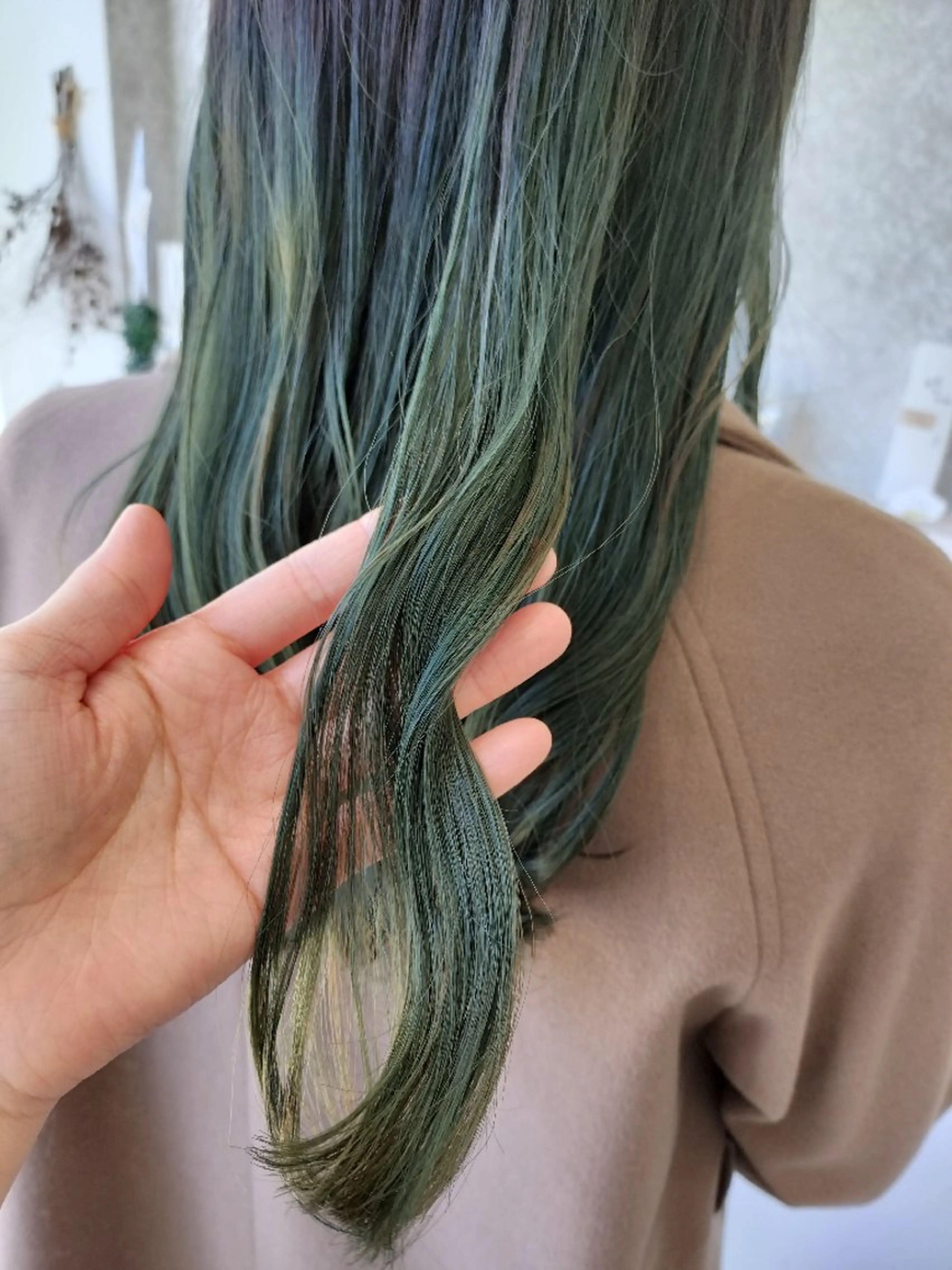 ロング 成瀬 サエのヘアスタイル