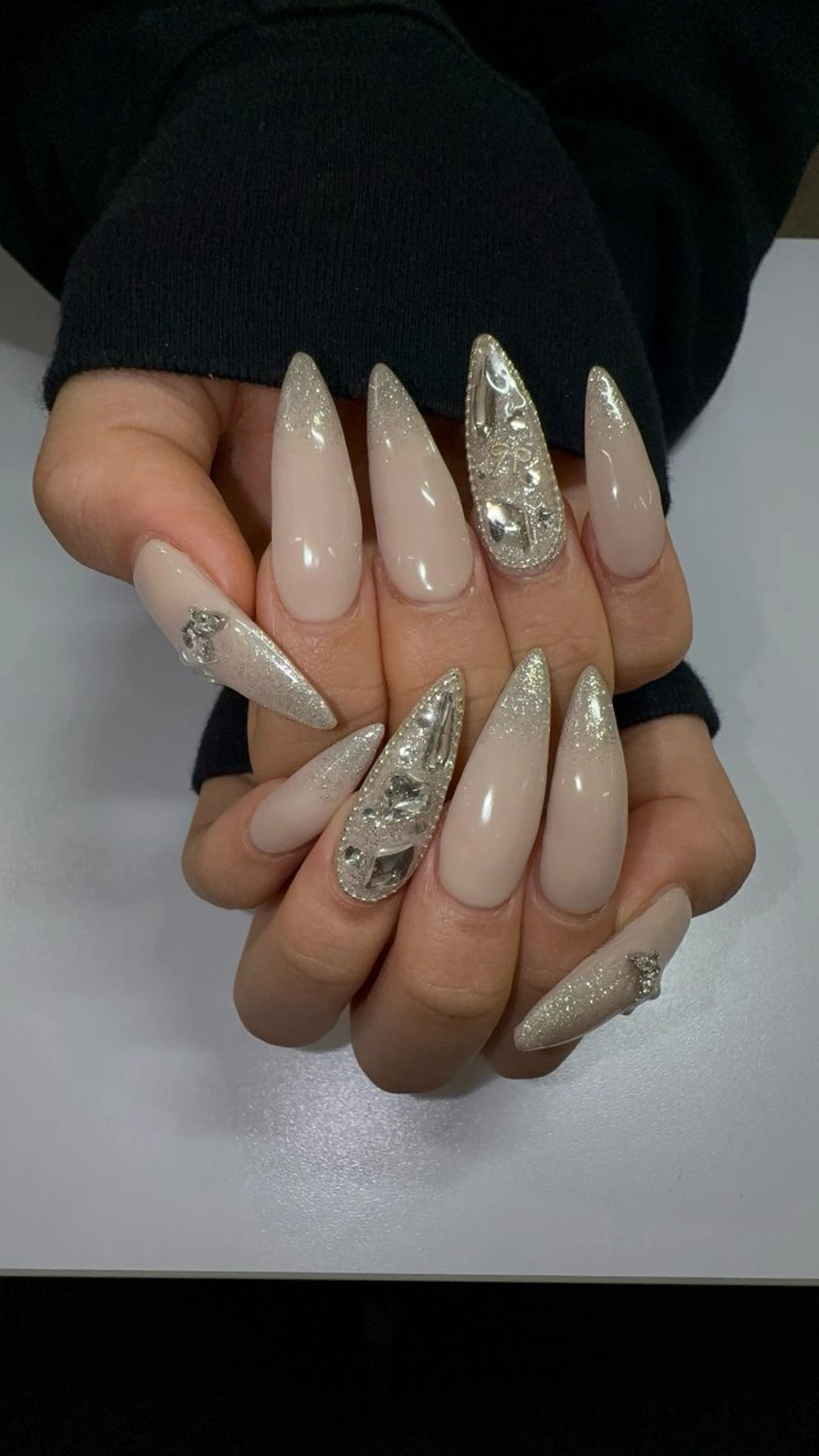 ネイル ハンドネイル 右田 里桜のネイルデザイン