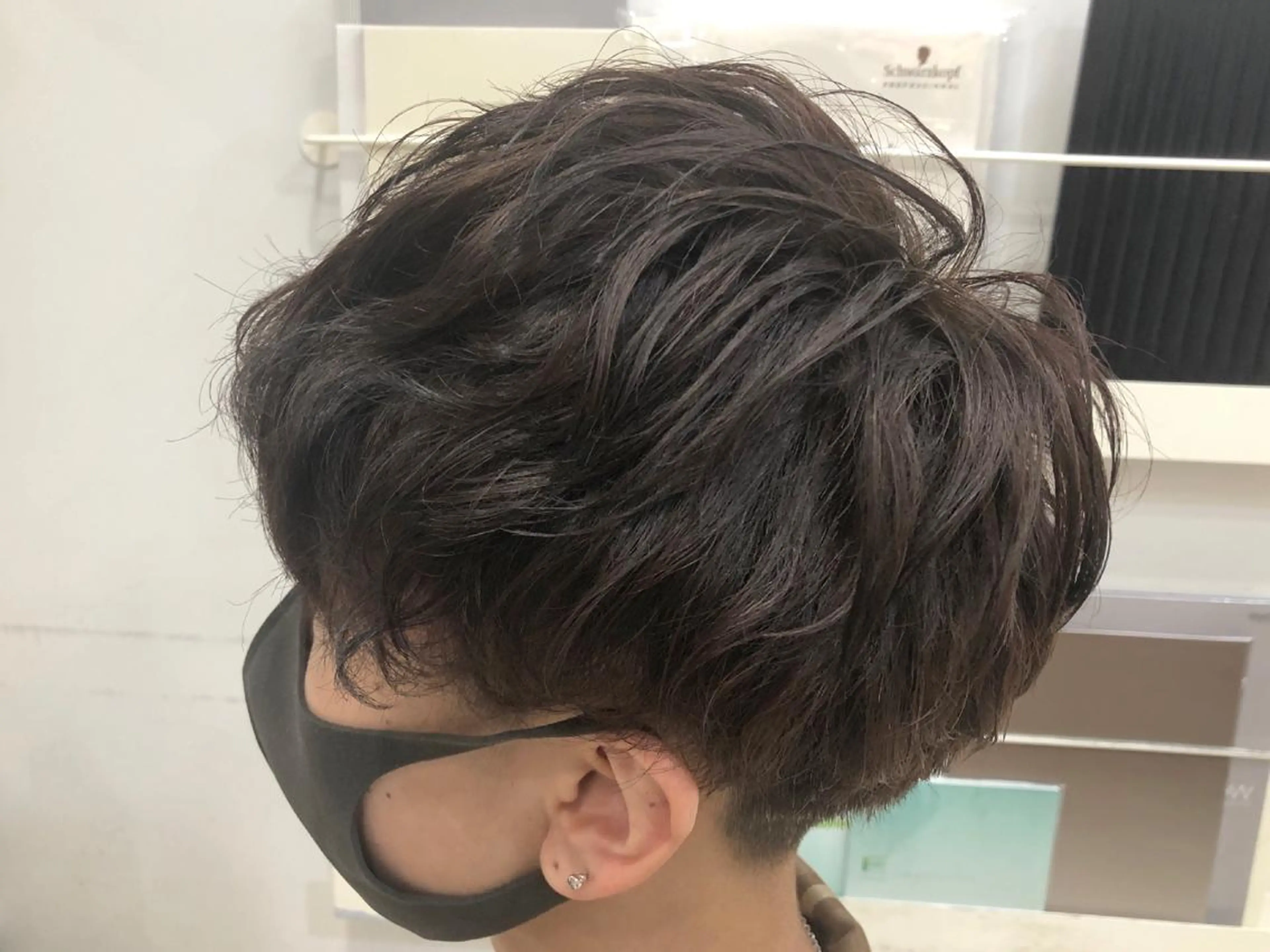 ミディアム メンズ ミディアムパーマ マッシュ メンズパーマ 韓国風メンズ/毛流れ ヘアなら須田龍世のヘアスタイル