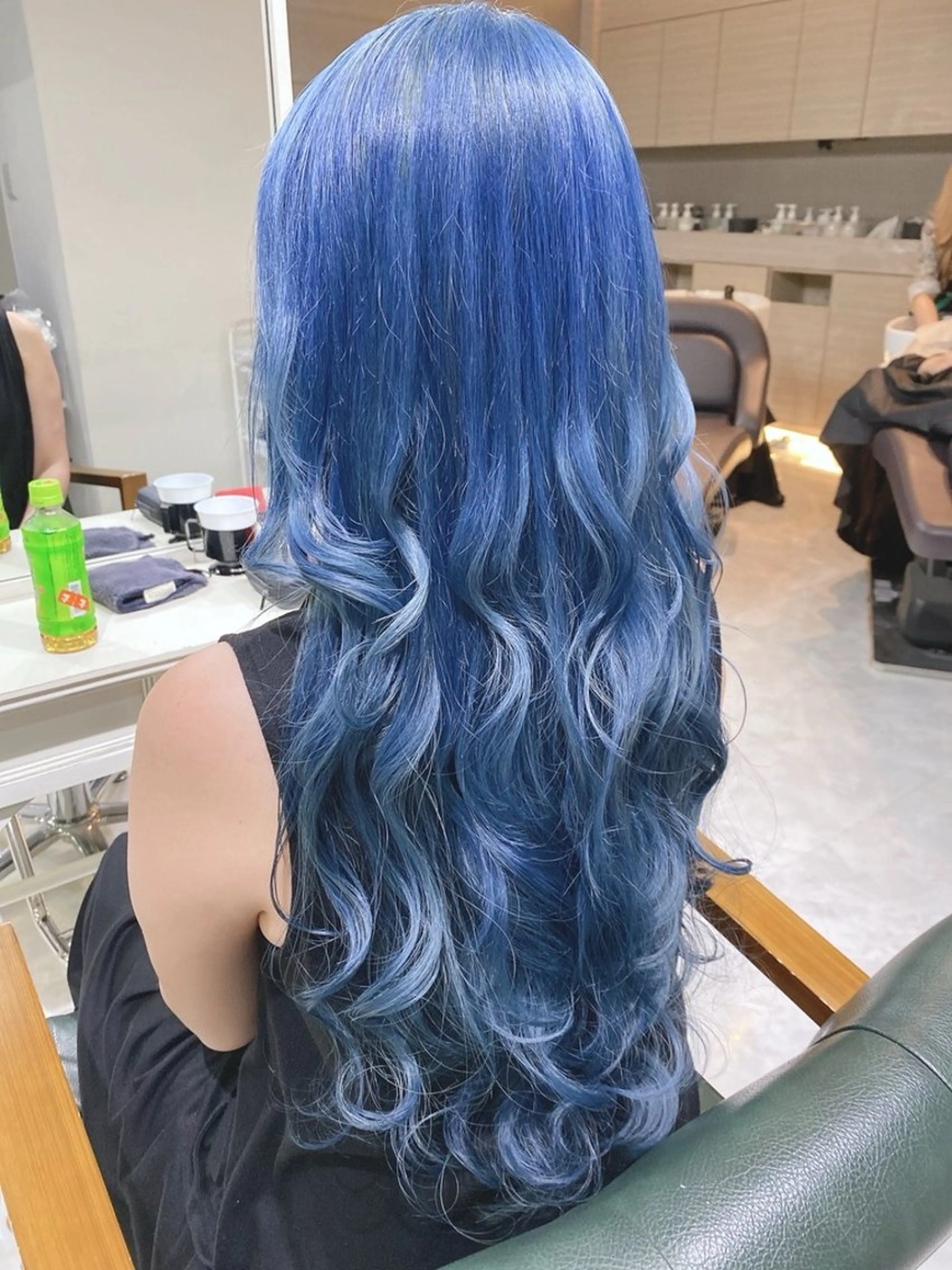 セミロング カラー ヘアアレンジ ブリーチ ケアブリーチ 透明感カラー デザインカラー ハイトーンカラー 𝐑𝐈𝐍𝐊𝐀 🐷🖤のヘアスタイル