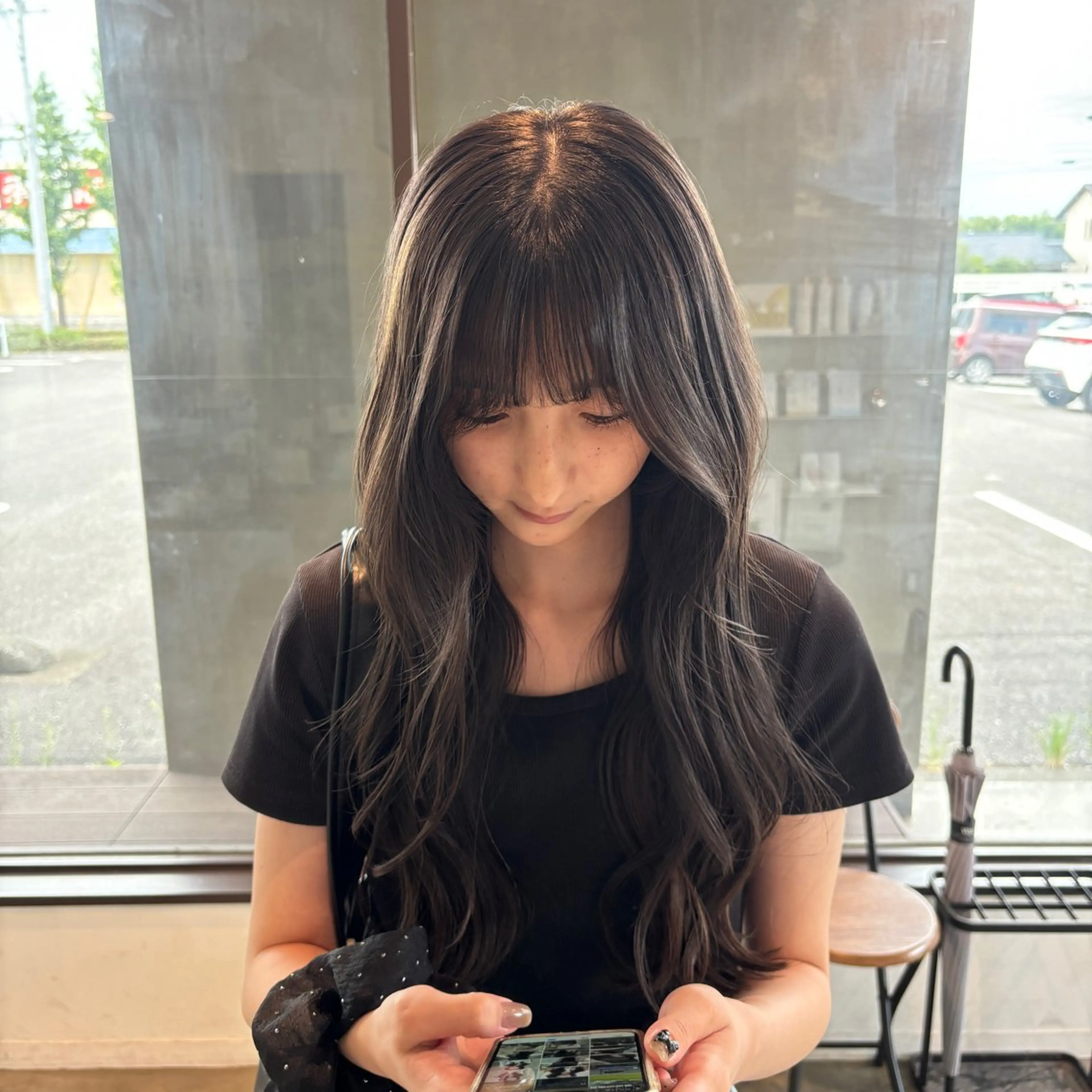 ロング カラー ブリーチ ダブルカラー グレージュ ブリーチなしカラー オリーブグレージュ ヘアカラー トリートメント 小木曽 里華のヘアスタイル