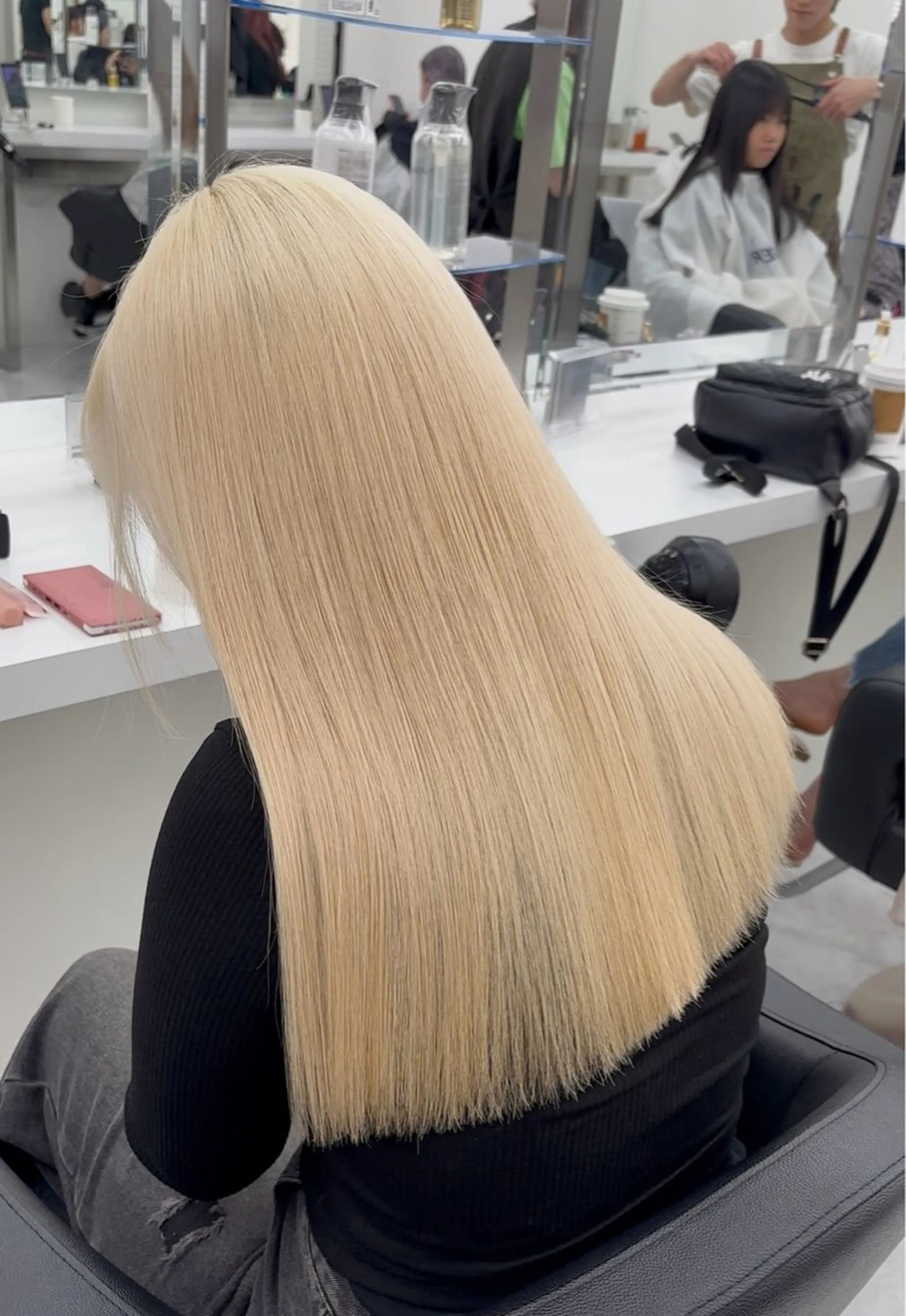 ロング カラー モテ髪💕ハイトーン ベージュ yuriaのヘアスタイル