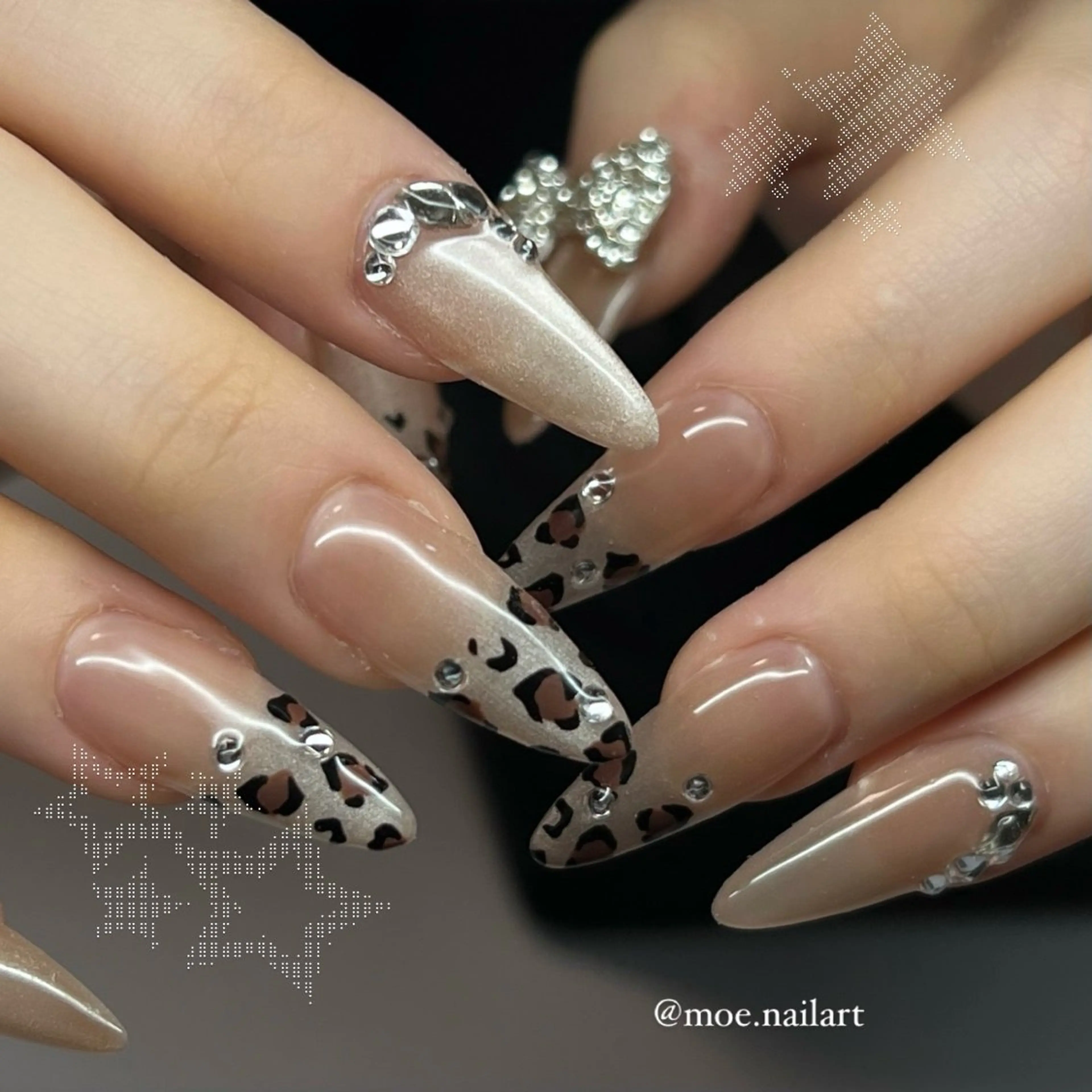 ネイル ワンホンネイル ⁸ᵃᵖᵖʸ🐝⋆゜ MöEのネイルデザイン