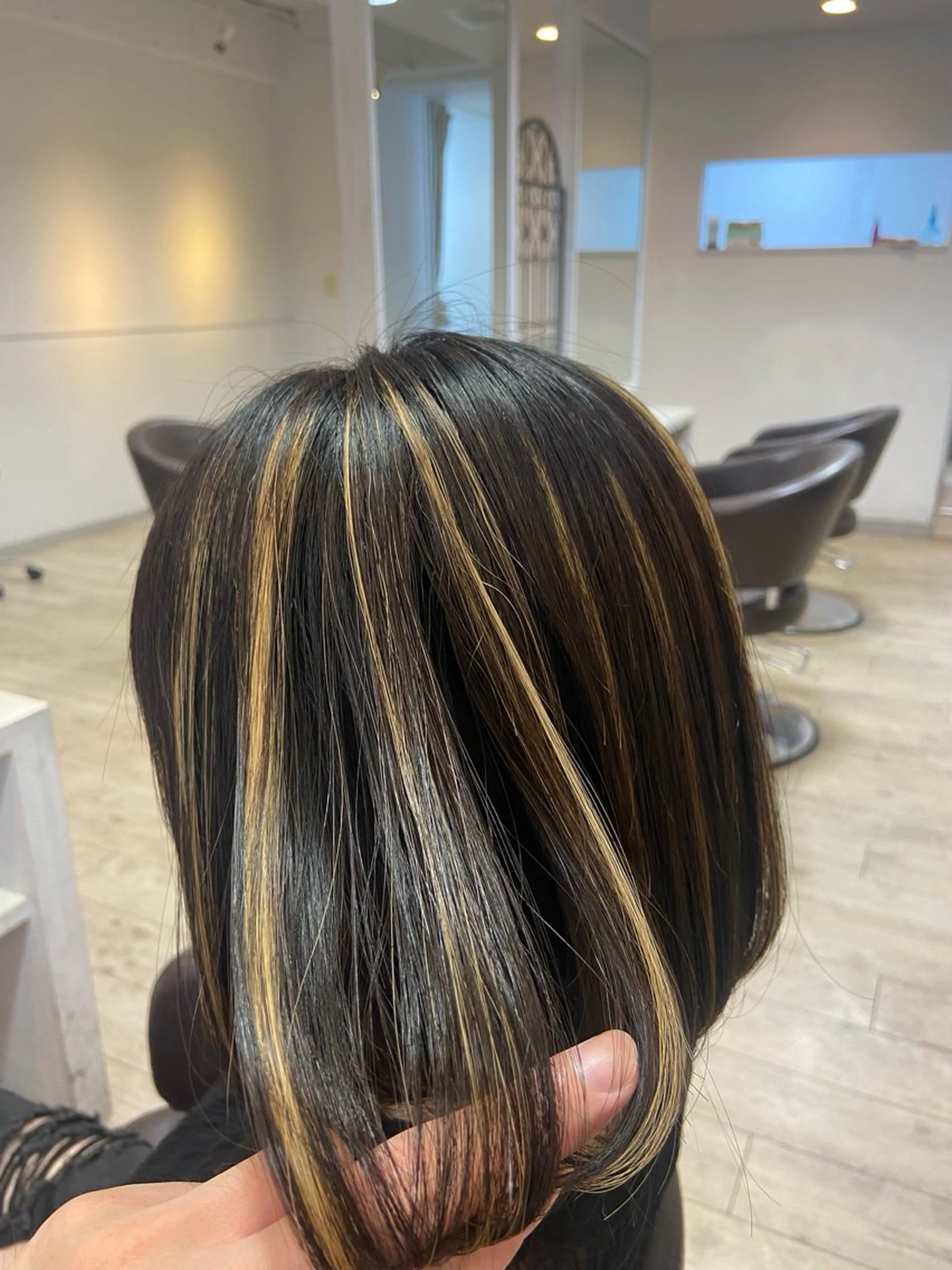 ミディアム ハイライト waves所属・波川 幸功のヘアスタイル