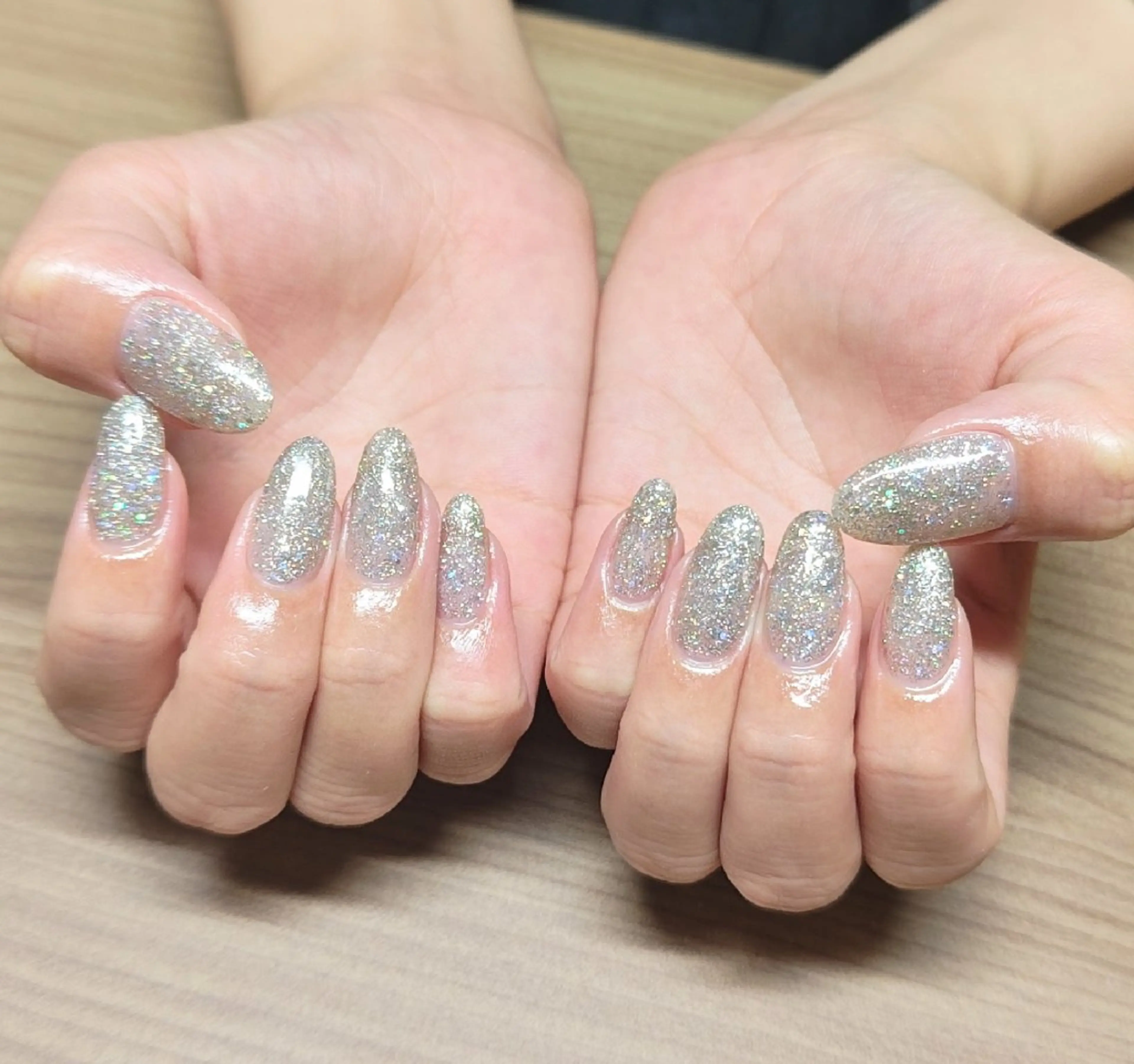 ネイル オーロラネイル ラメ(グリッター) ワンカラーネイル ハンドネイル ネイル空間所属・中嶋 茜のネイルデザイン