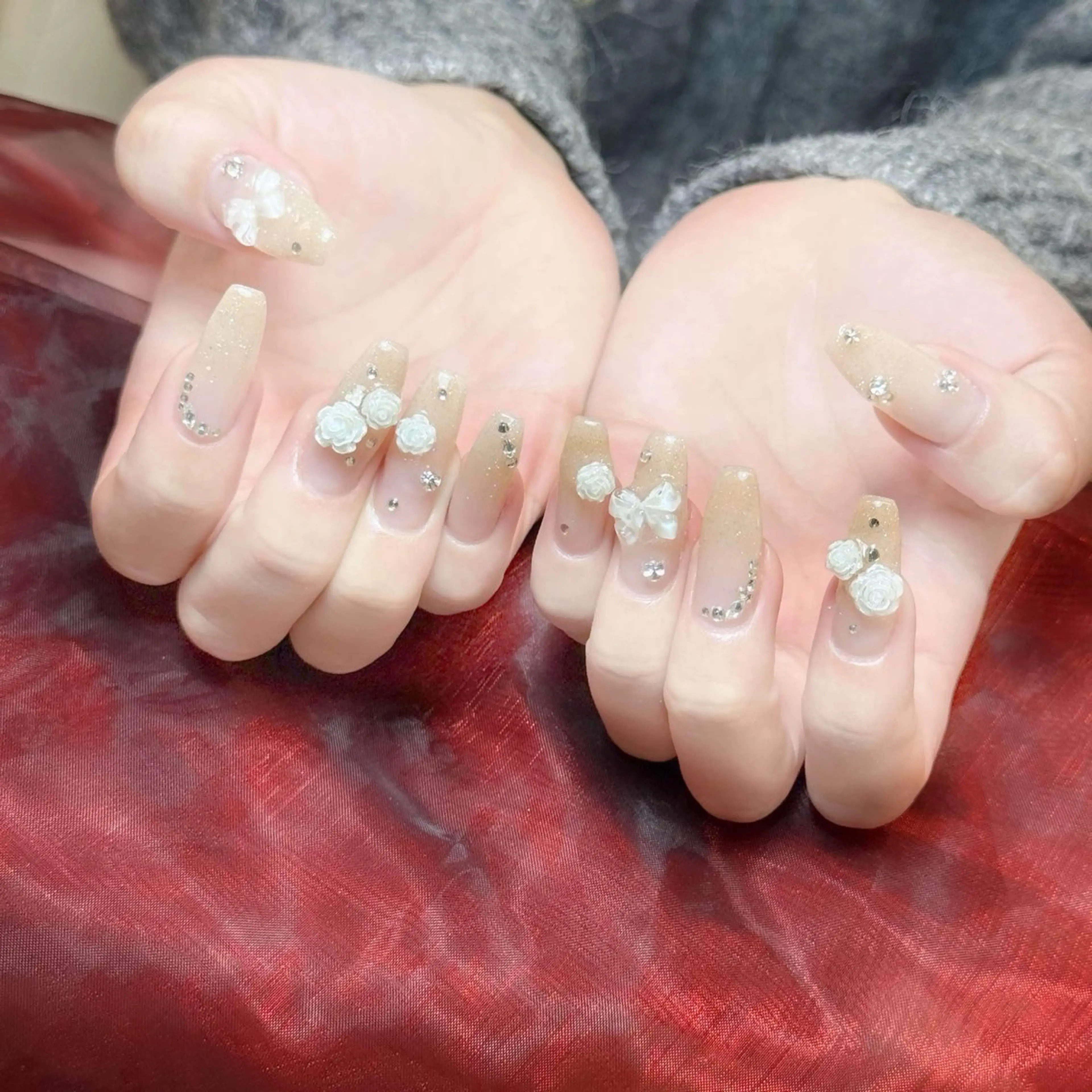 ネイル チークネイル フレンチネイル ジェルネイル ガラスフレンチ 韓国ネイル ハンドネイル ハンドケア Anh Nail 歌舞伎町のネイルデザイン