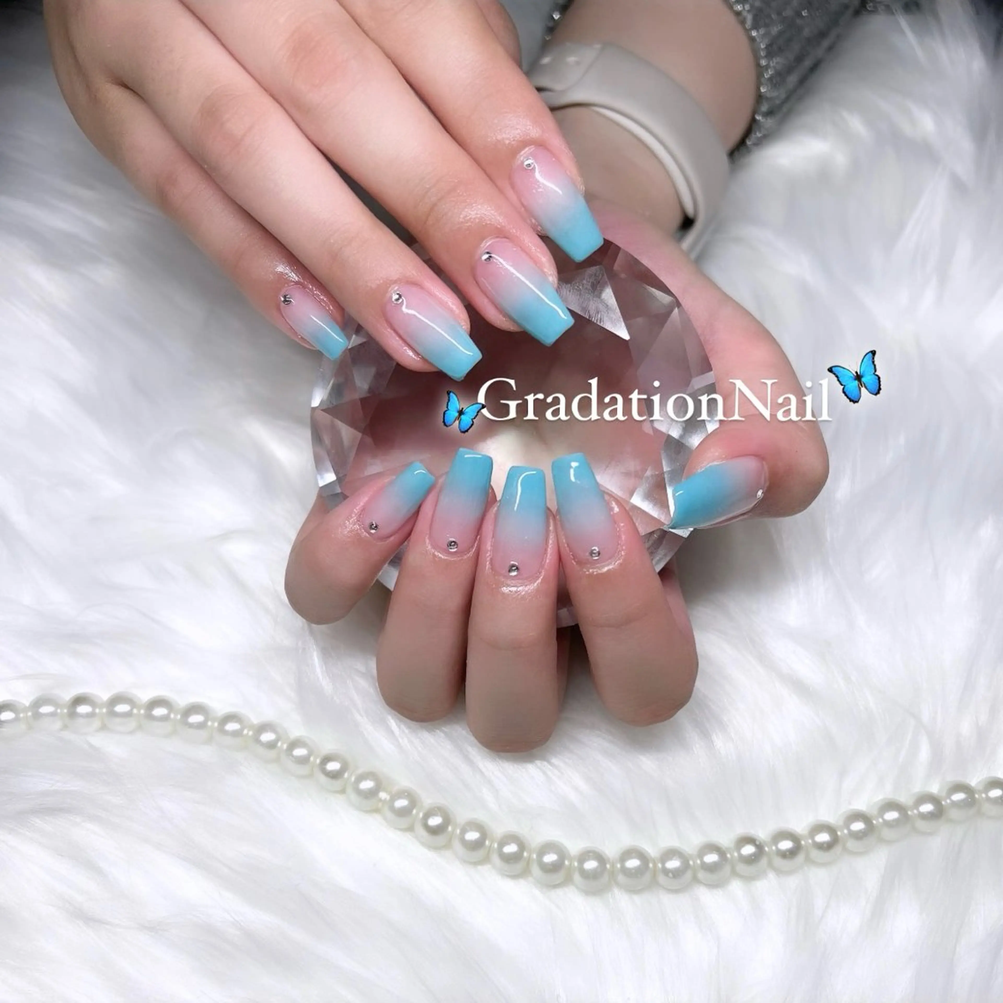 ネイル ジェルネイル グラデーション 夏ネイル ハンドネイル Kobayashi Komugiのネイルデザイン