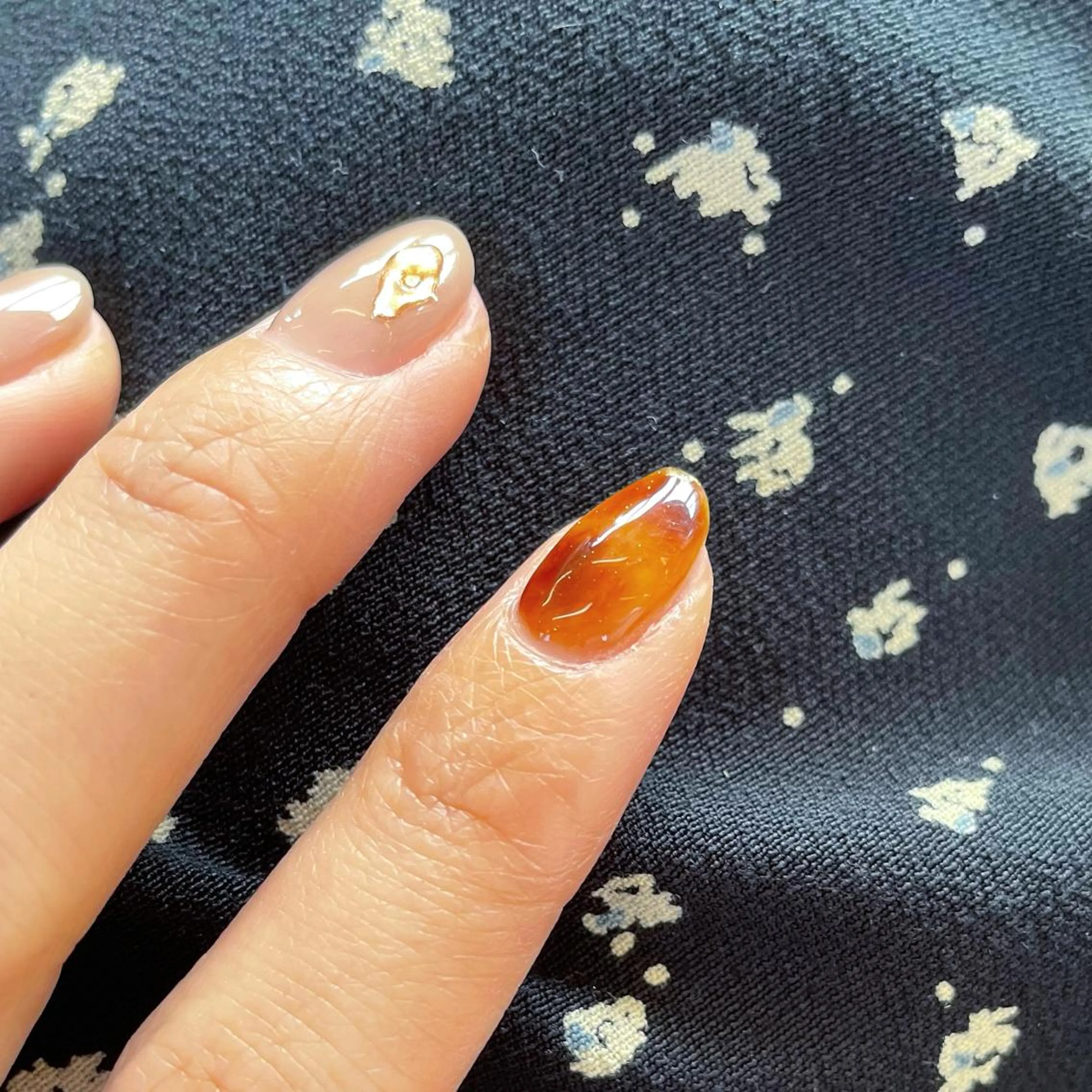 ネイル べっ甲ネイル cachette mのネイルデザイン