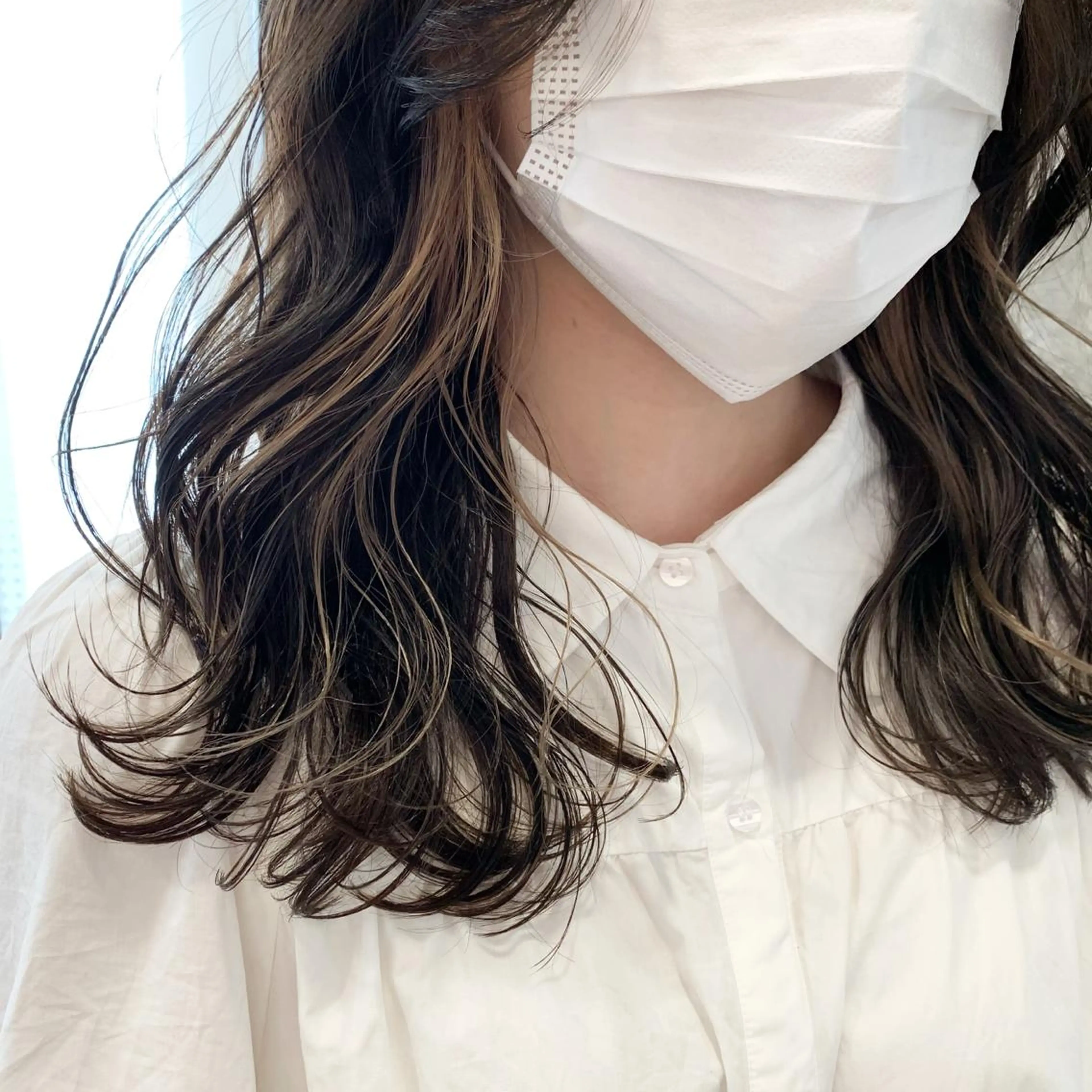 セミロング カラー ベージュカラー イヤリングカラー グレージュ ホワイトベージュ サソウ ユリエ🥥のヘアスタイル