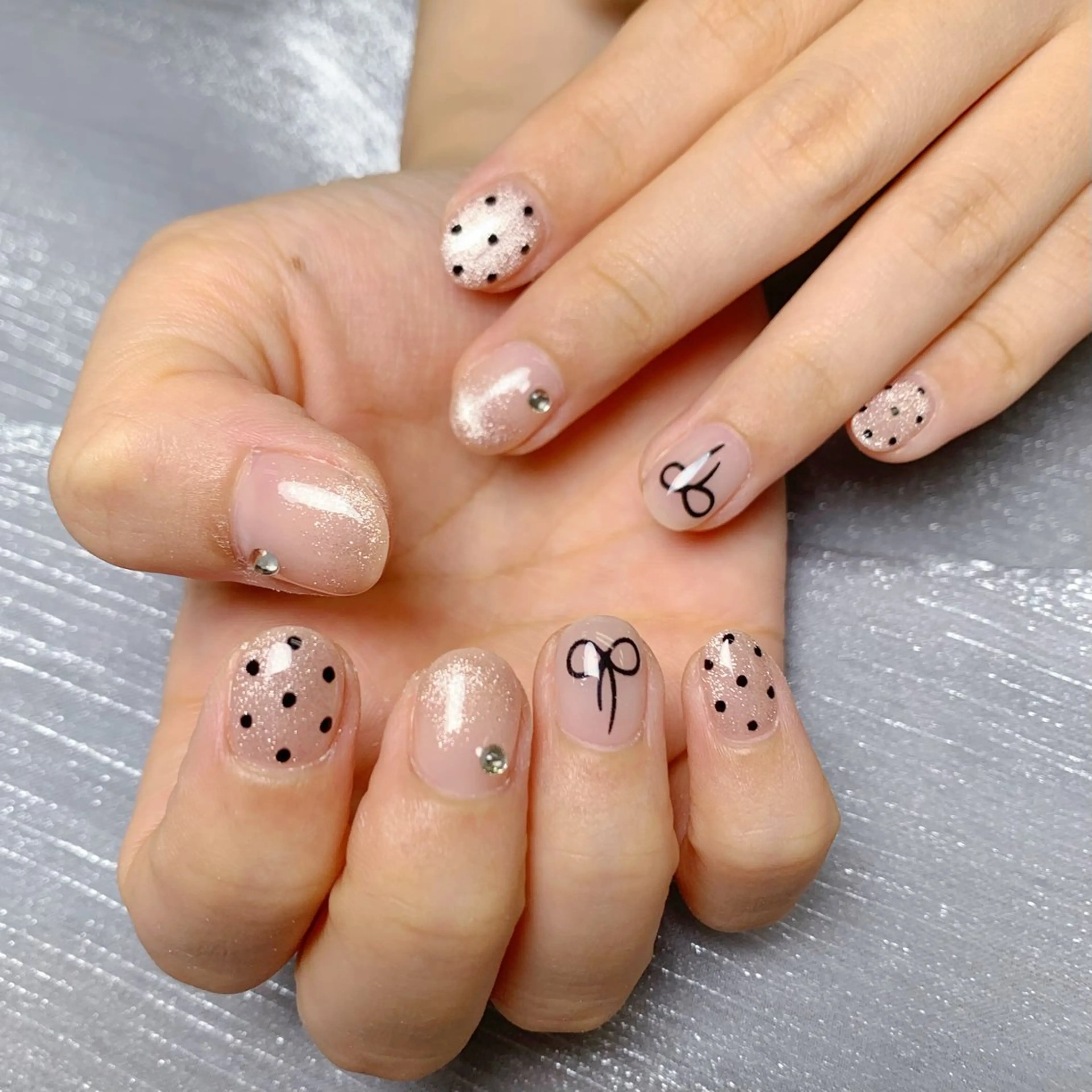 ネイル 韓国ネイル マグネットネイル オフィスネイル ピンク ぷっくりネイル ハンドネイル なつみ wooのネイルデザイン