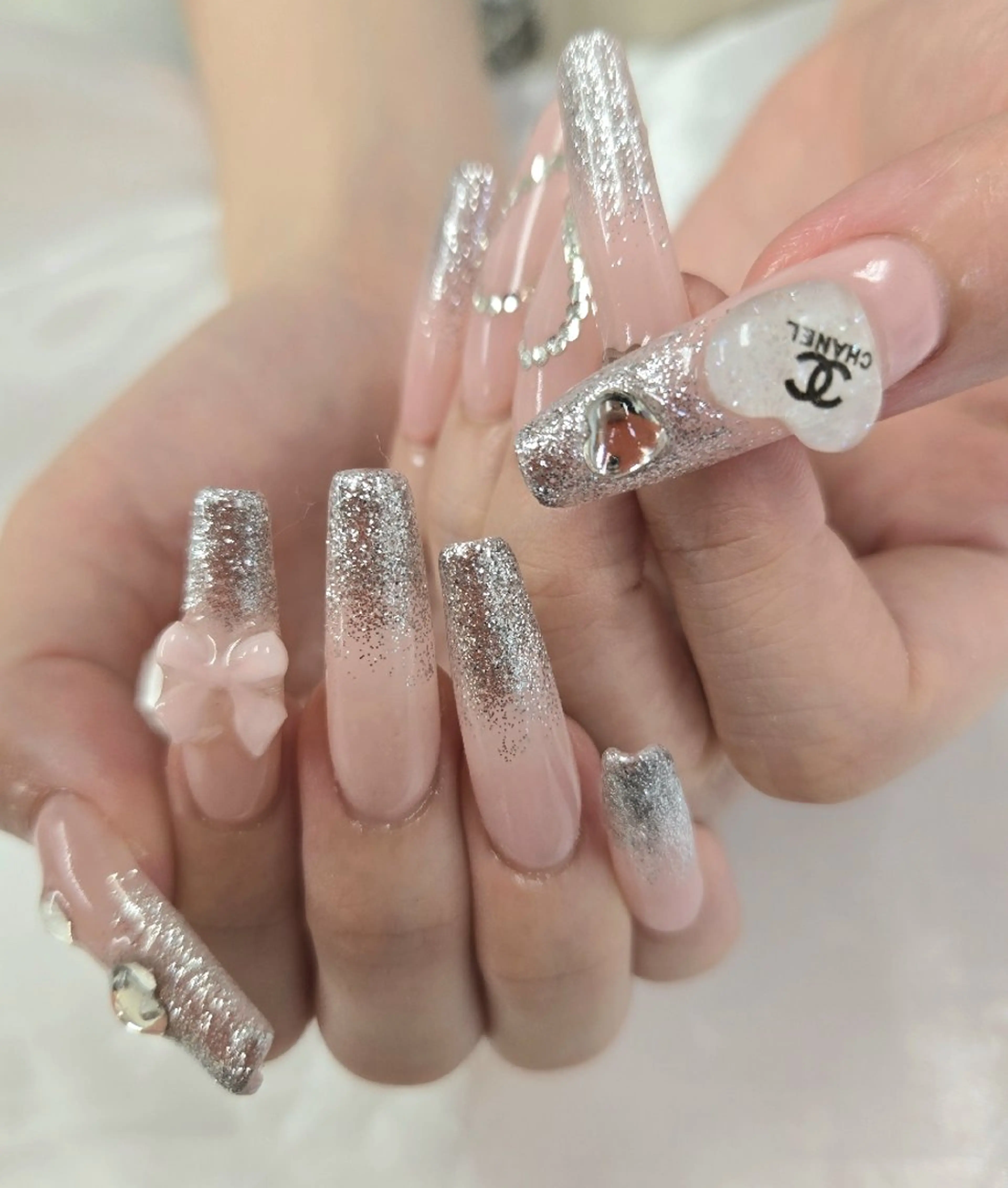 ネイル アートネイル オーロラネイル チークネイル ジェルネイル グラデーション ハンドネイル 河野ちえ (雑誌掲載サロン)のネイルデザイン