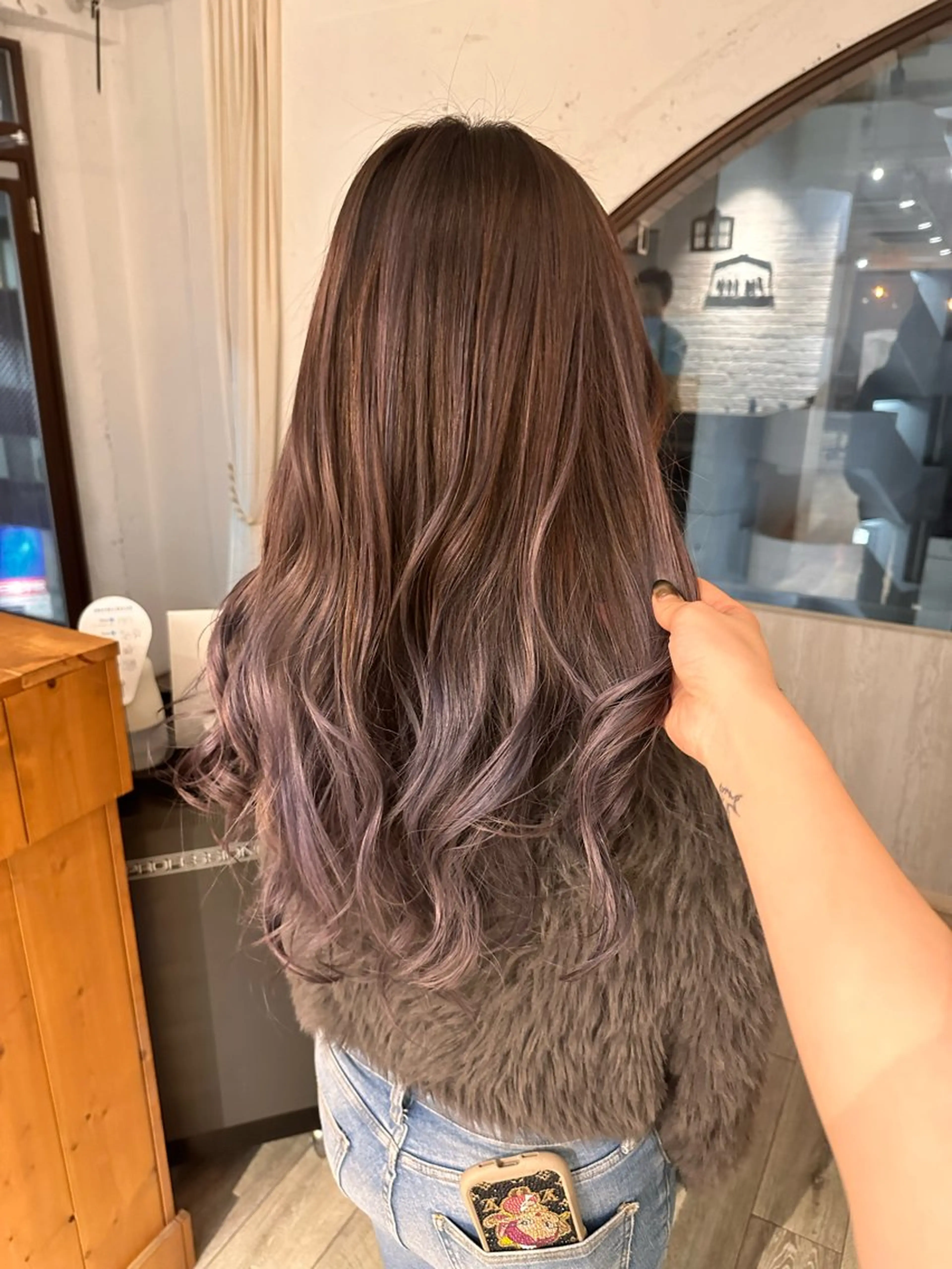 ミディアム カラー カット ヘアカラー peg.hair所属・ブリーチカラー🫧 森　凪沙のヘアスタイル