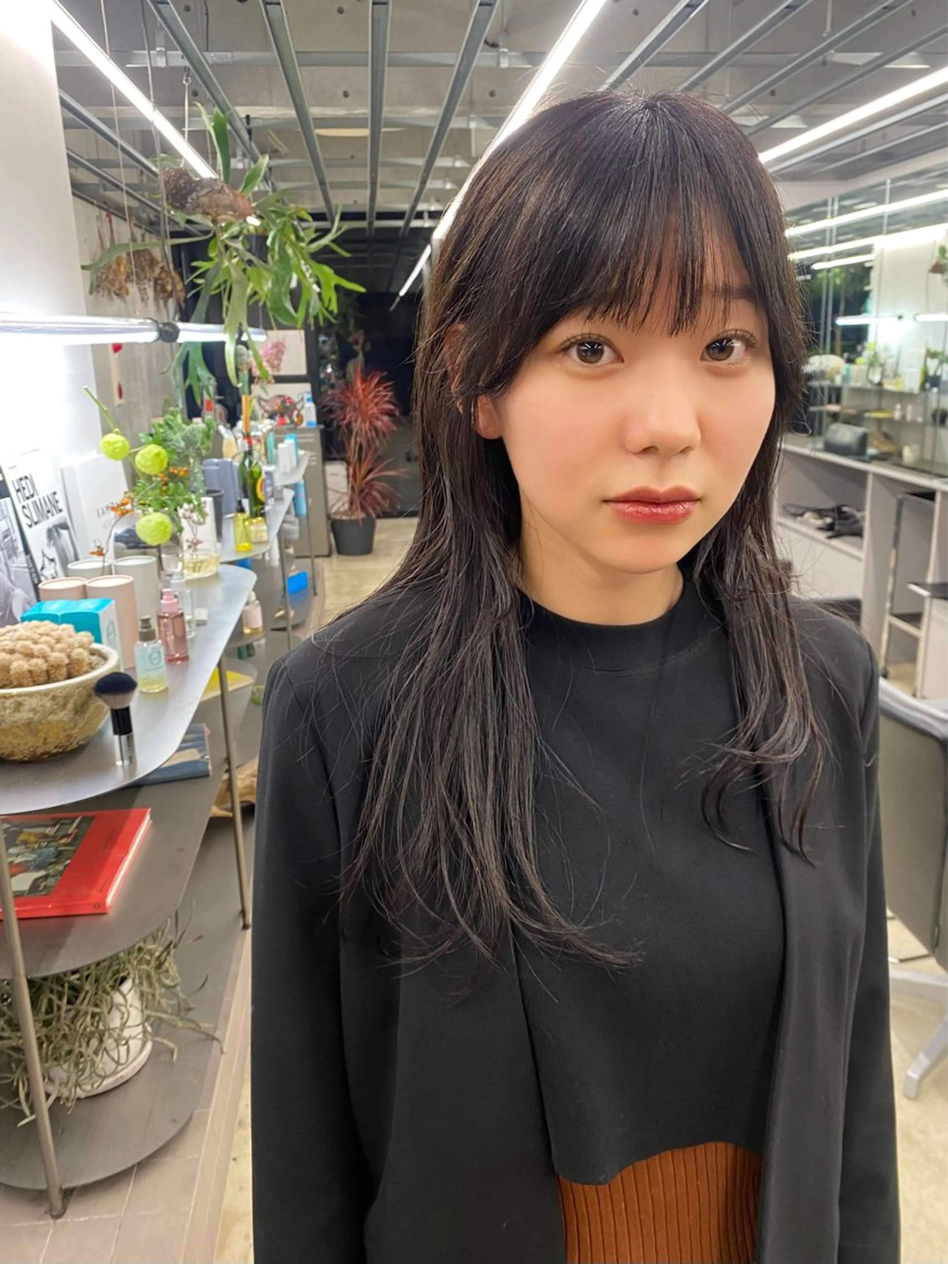 ミディアム カラー レイヤーカット カット ヘアカラー トリートメント 似合わせカット レイヤーボブウルフのヘアスタイル