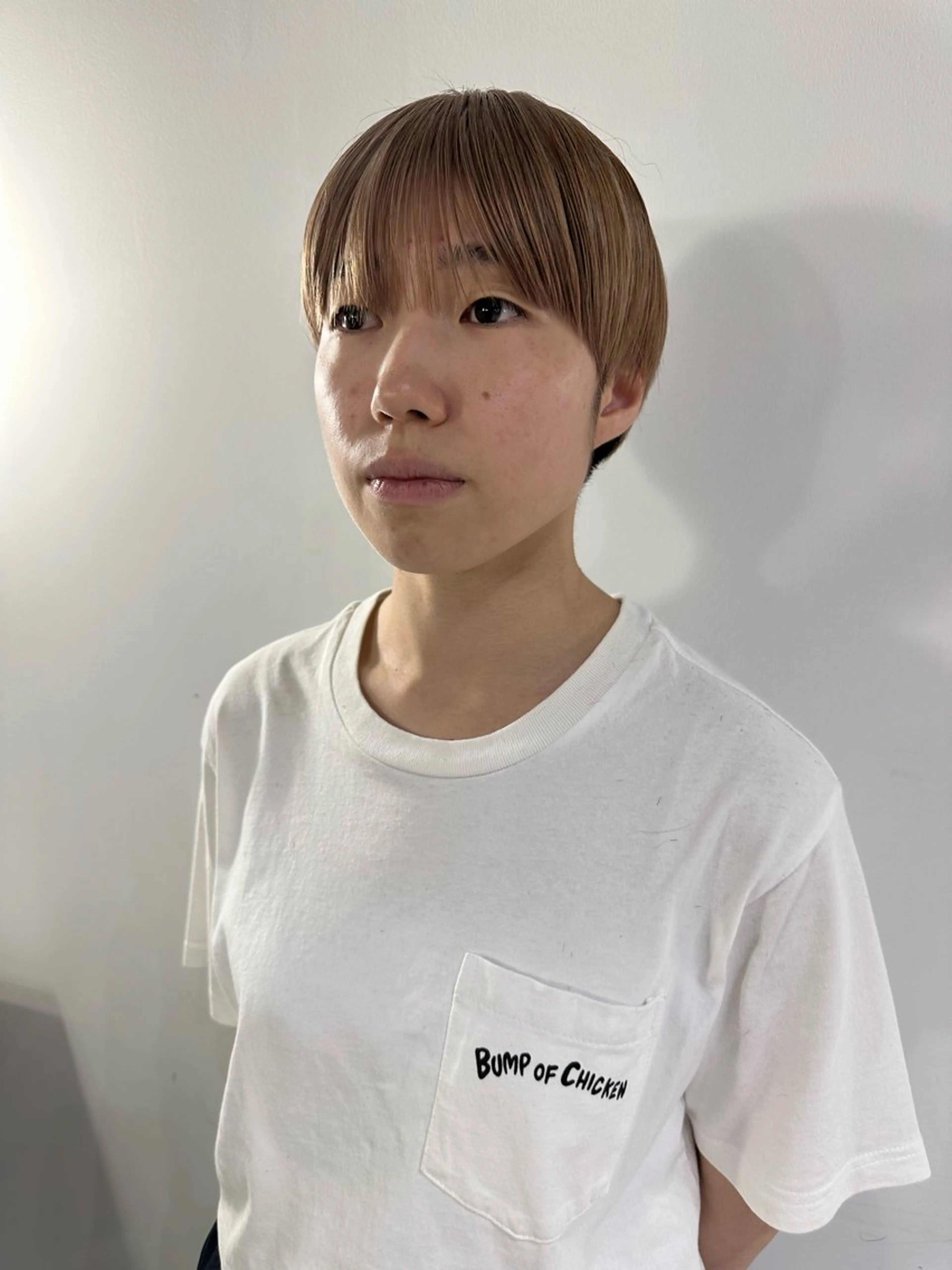 ショート カラー ベージュカラー ミルクティーベージュ 篠崎 佑季のヘアスタイル