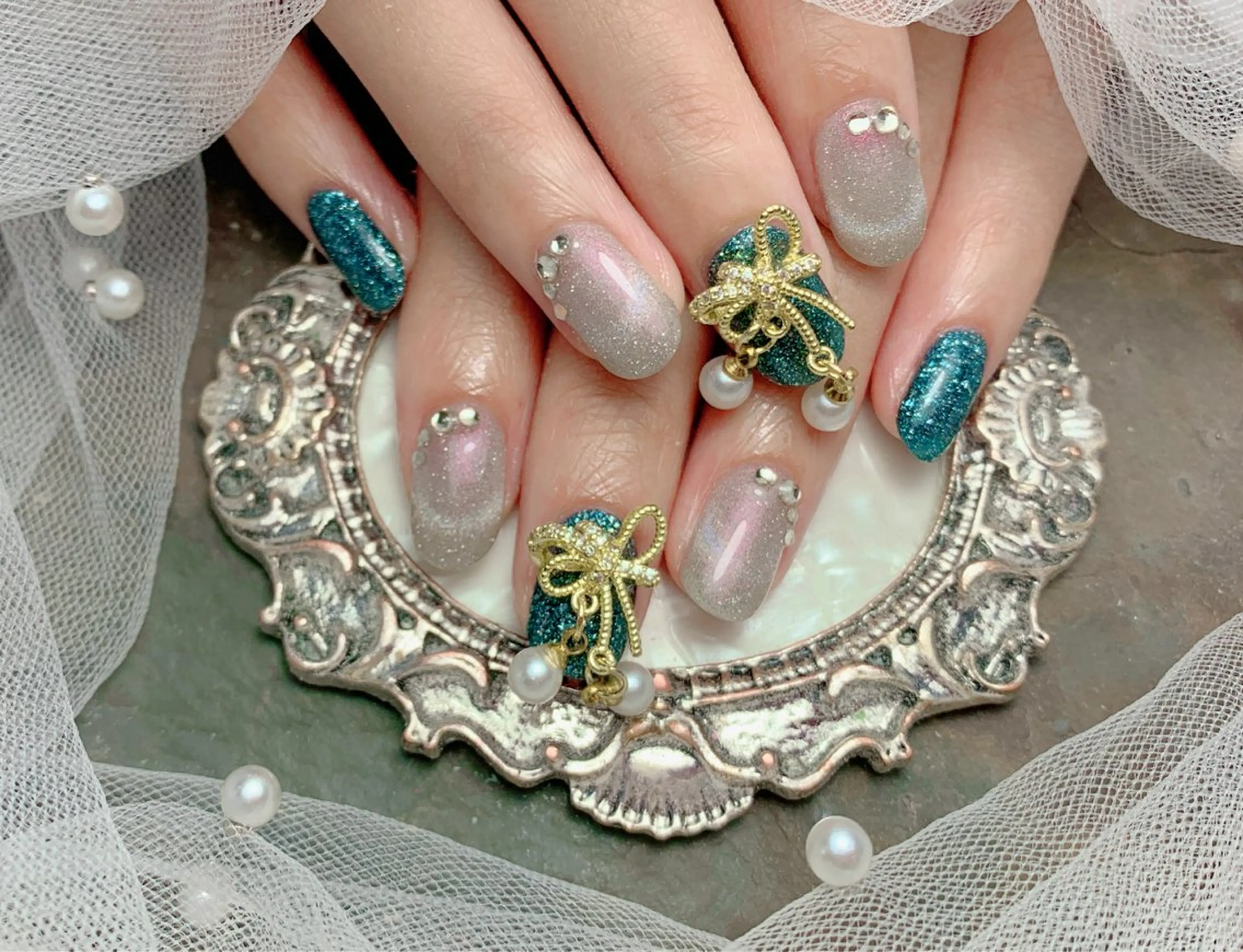 ネイル ハンドネイル マジックミラー所属・マジック ミラーのネイルデザイン