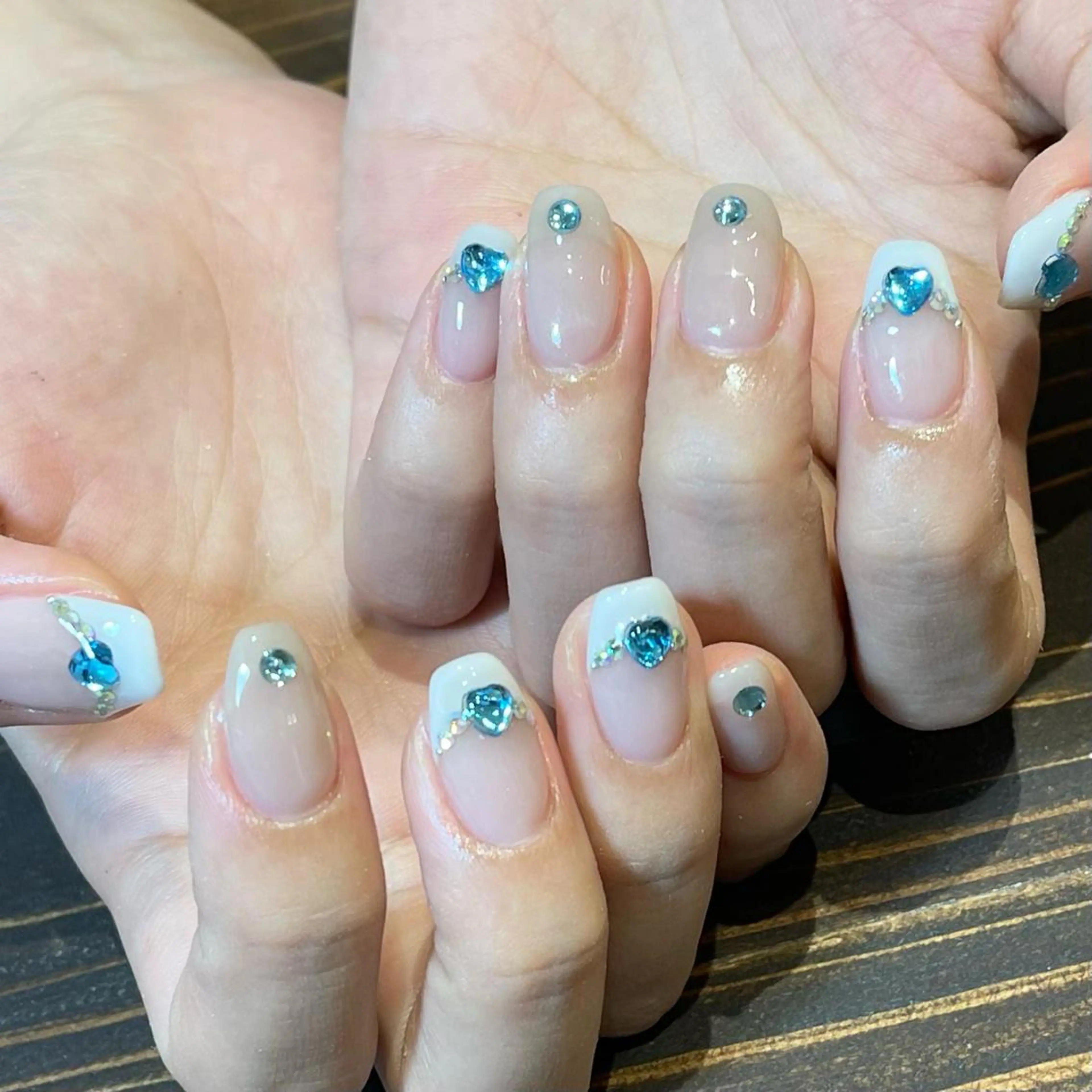 ネイル アートネイル ジェルネイル ニュアンスネイル オフィスネイル シンプルネイル ハンドネイル kinjo yuaのネイルデザイン