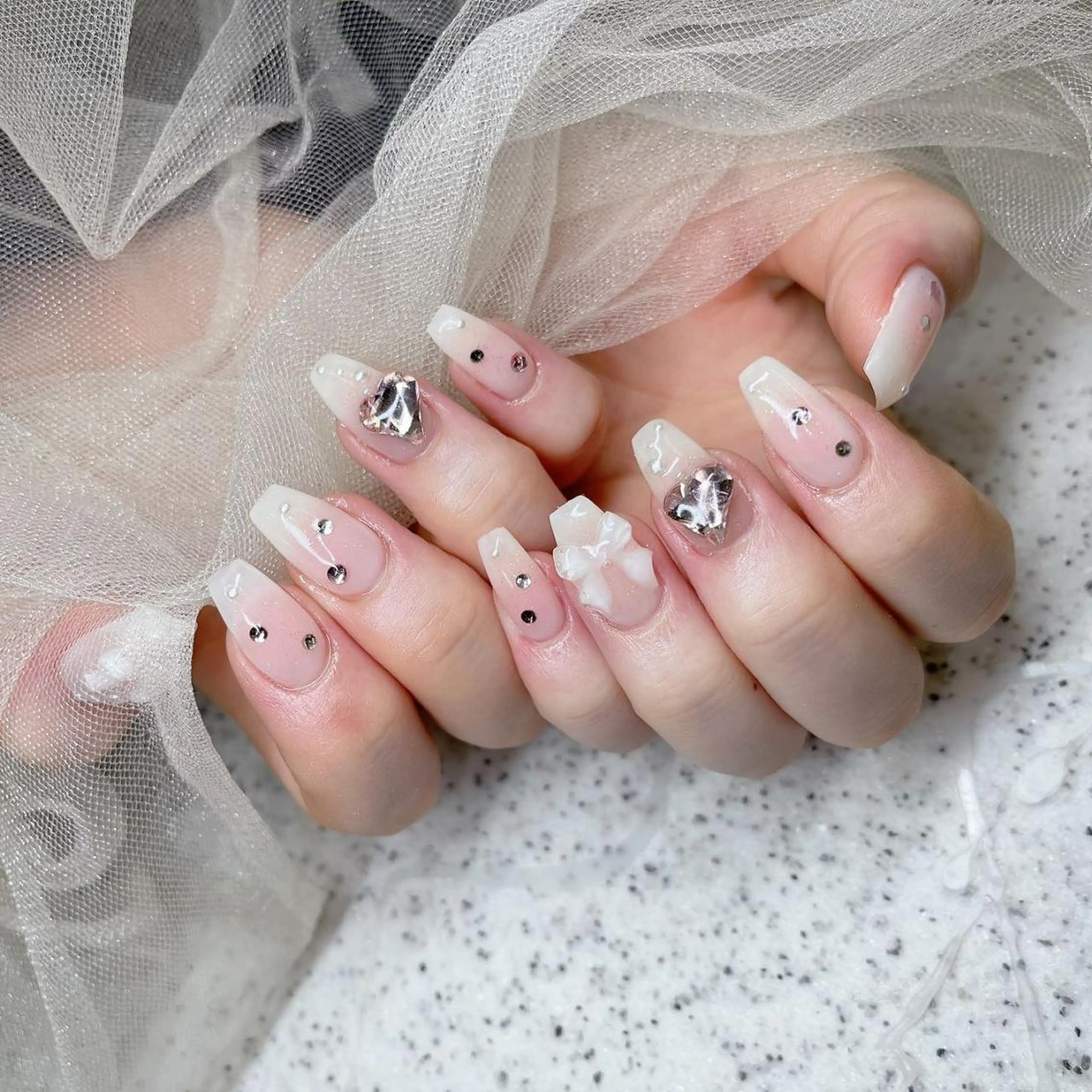 ネイル ハンドネイル Queens ciciのネイルデザイン