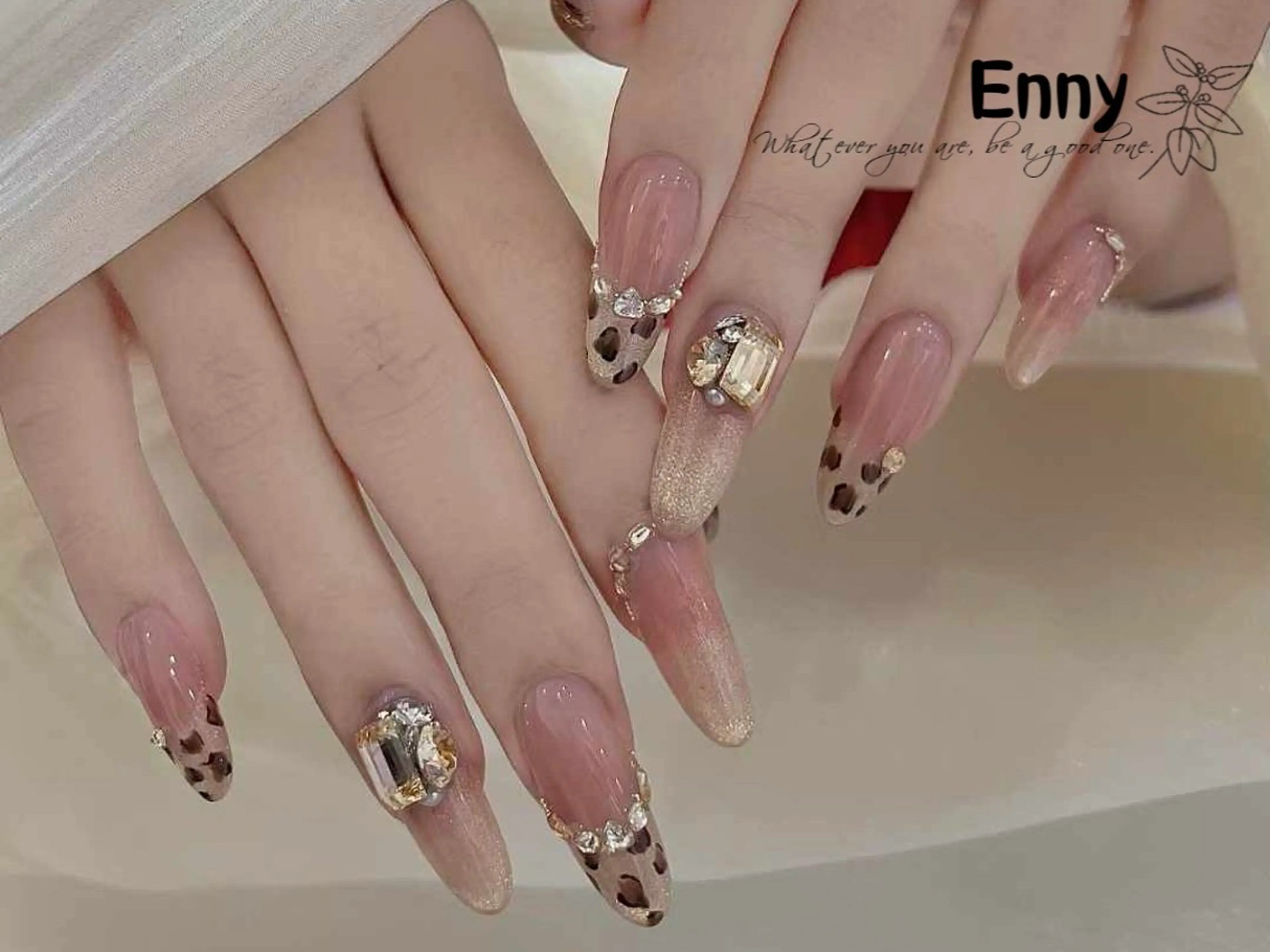 ネイル チークネイル 長さ出し フットネイル フレンチネイル ジェルネイル Enny lovelyのネイルデザイン