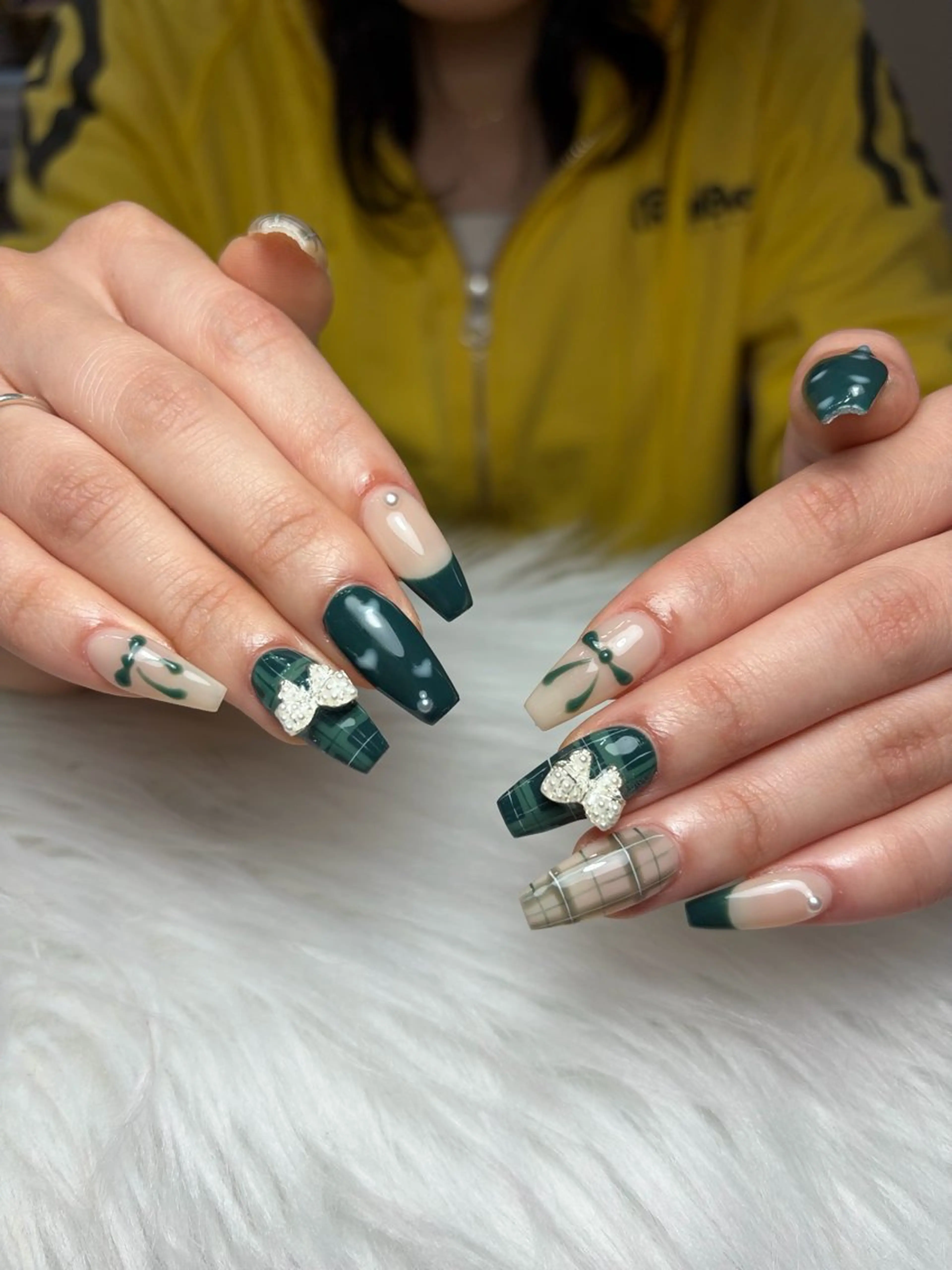 ネイル アートネイル 長さ出し ジェルネイル マグネットネイル ニュアンスネイル ハンドネイル Cloudy Chan Nailのネイルデザイン