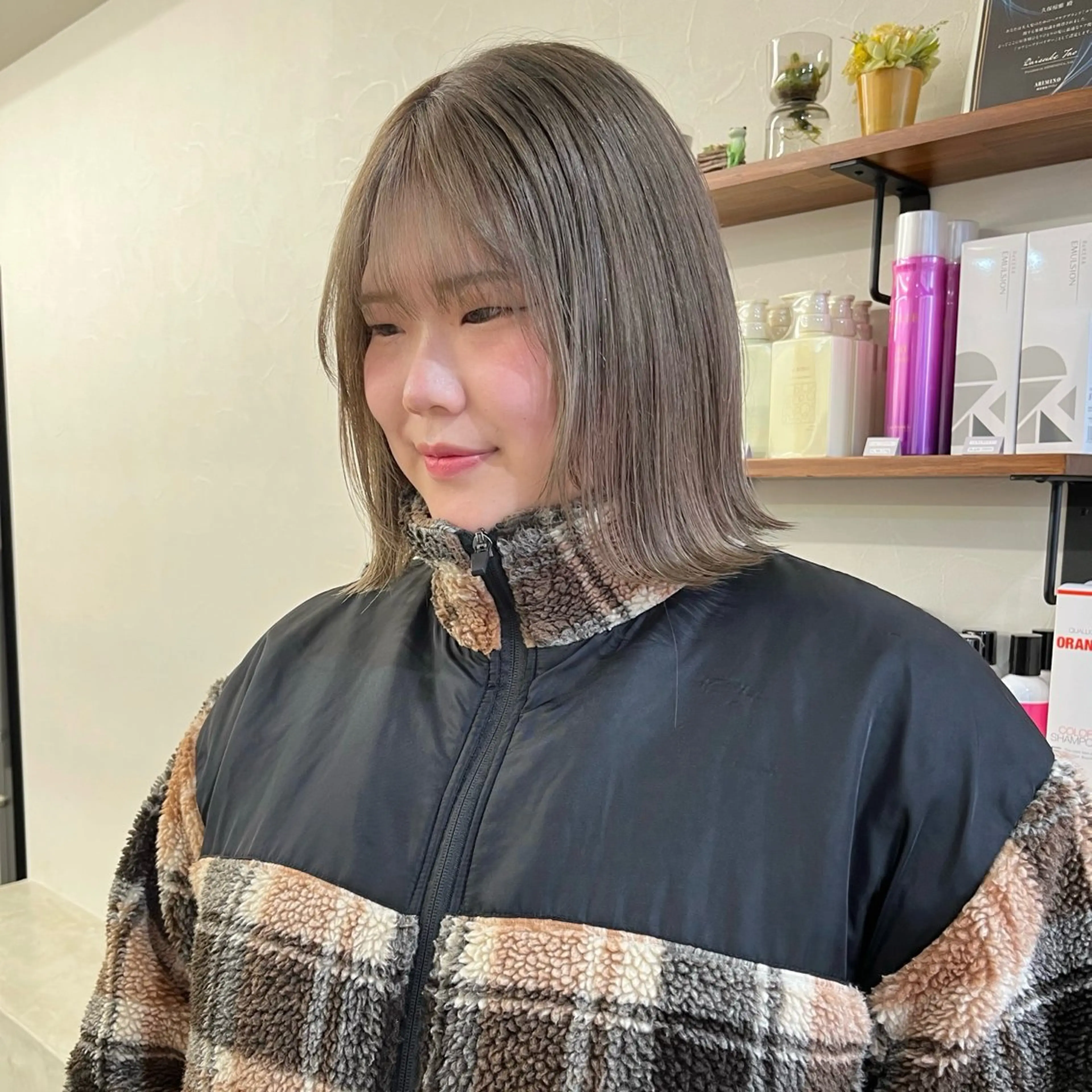 ショート カラー ベージュカラー ブリーチ ヘーゼル ブリーチなしカラー ボブ カット ヘアカラー トリートメント 朝がちょっと楽しくな るshort･bobのヘアスタイル