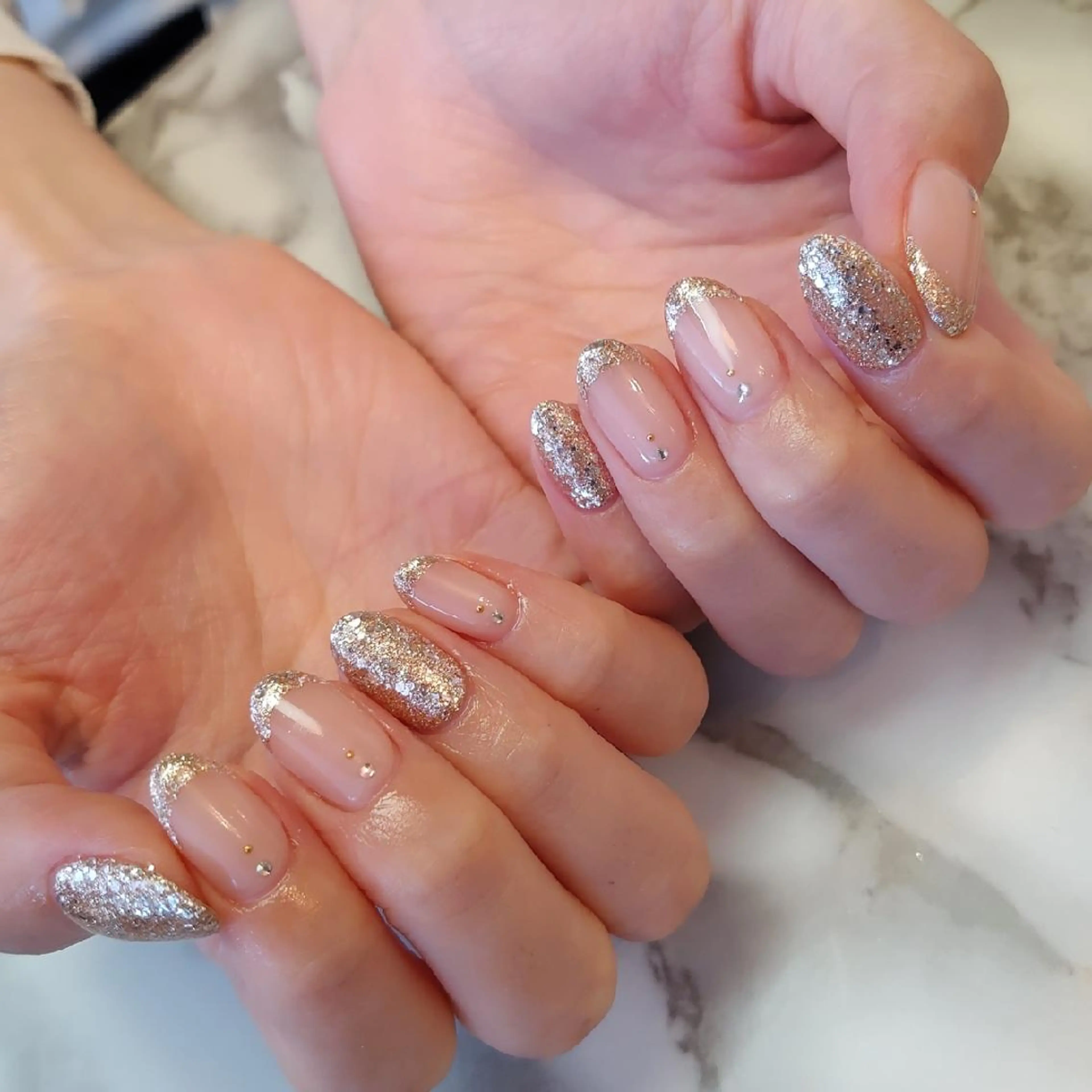 ネイル フレンチネイル ラメ(グリッター) ジェヌインネイル 河内のネイルデザイン