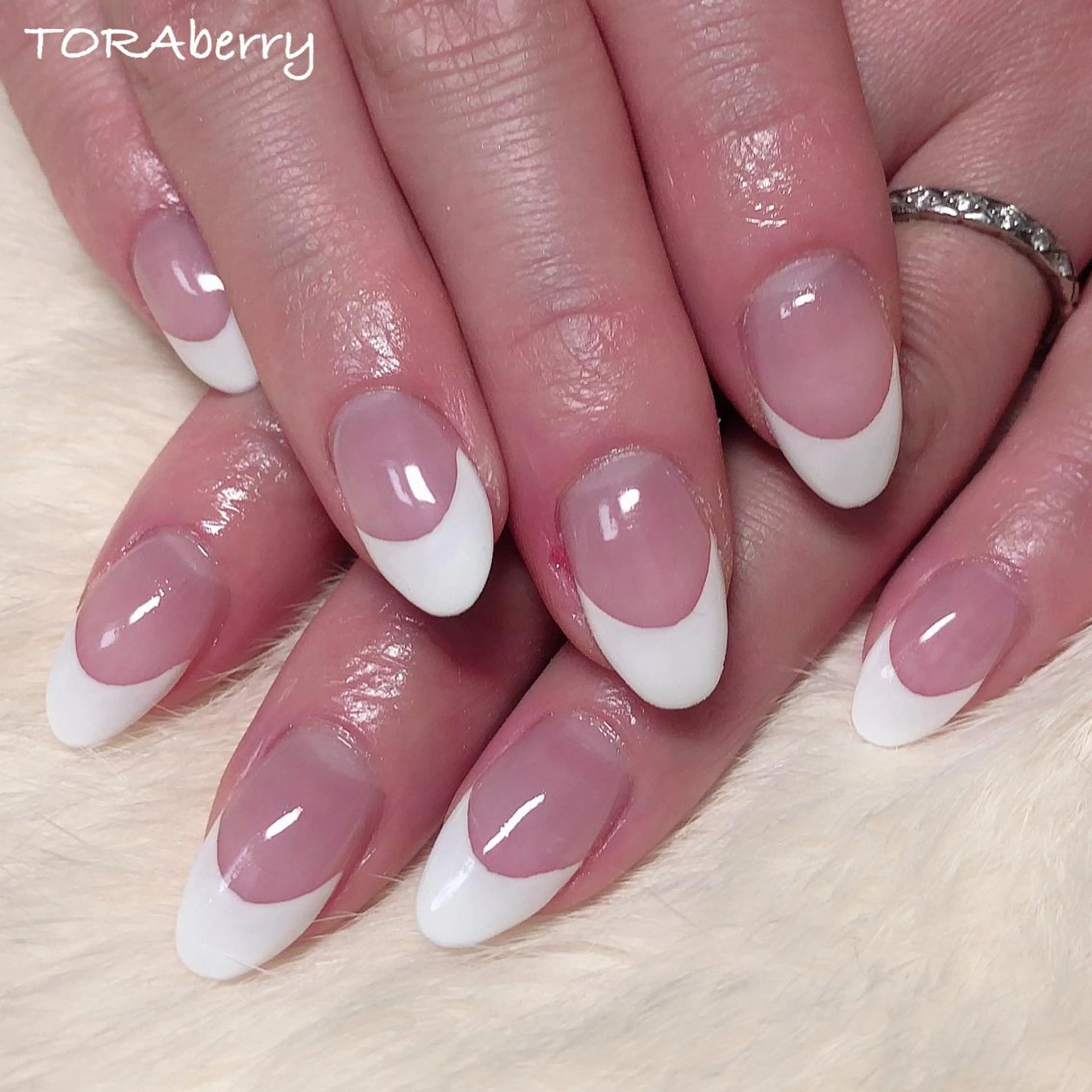 ネイル フレンチネイル ハンドネイル ネイリスト なつみのネイルデザイン