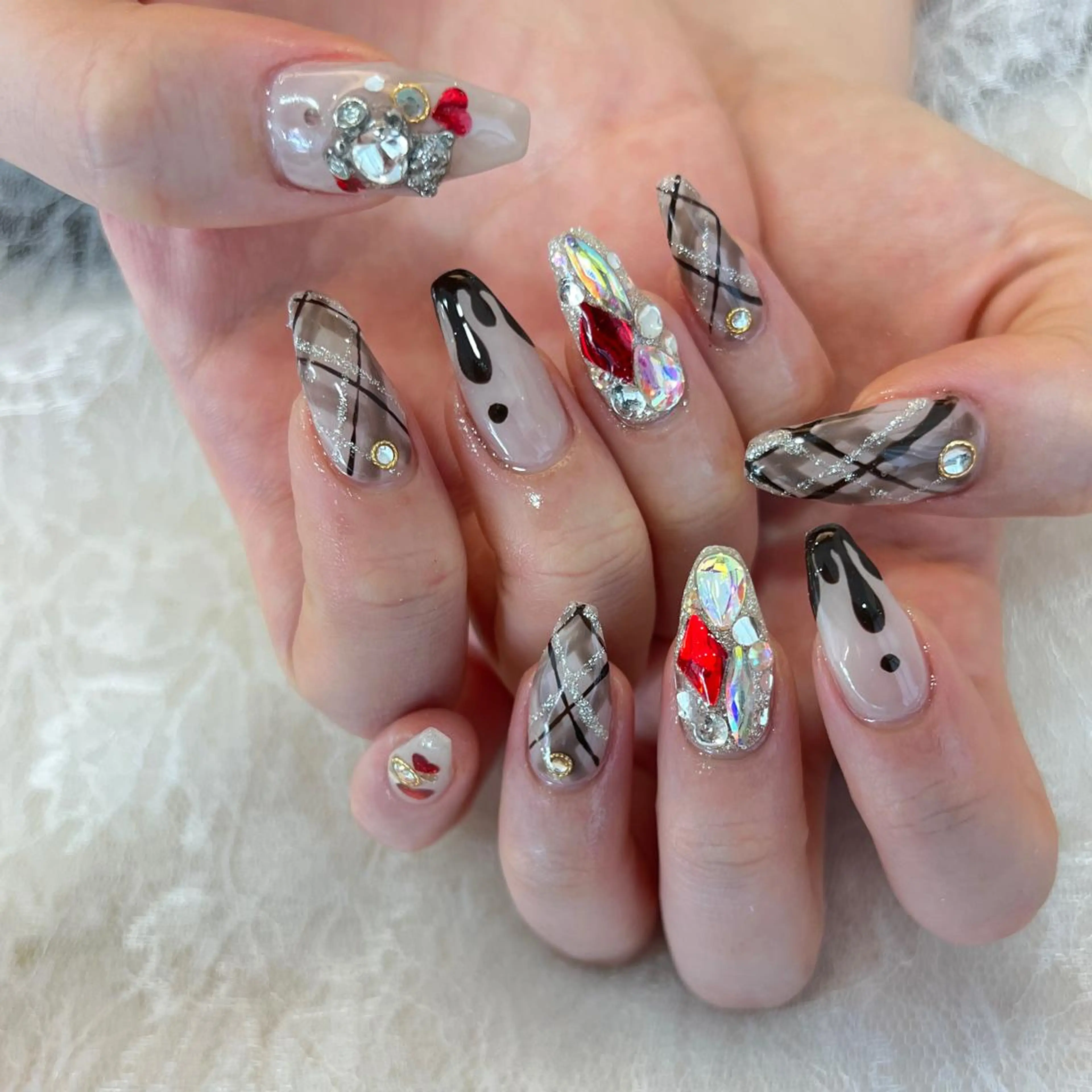 ネイル ハンドネイル 河野 弥月のネイルデザイン