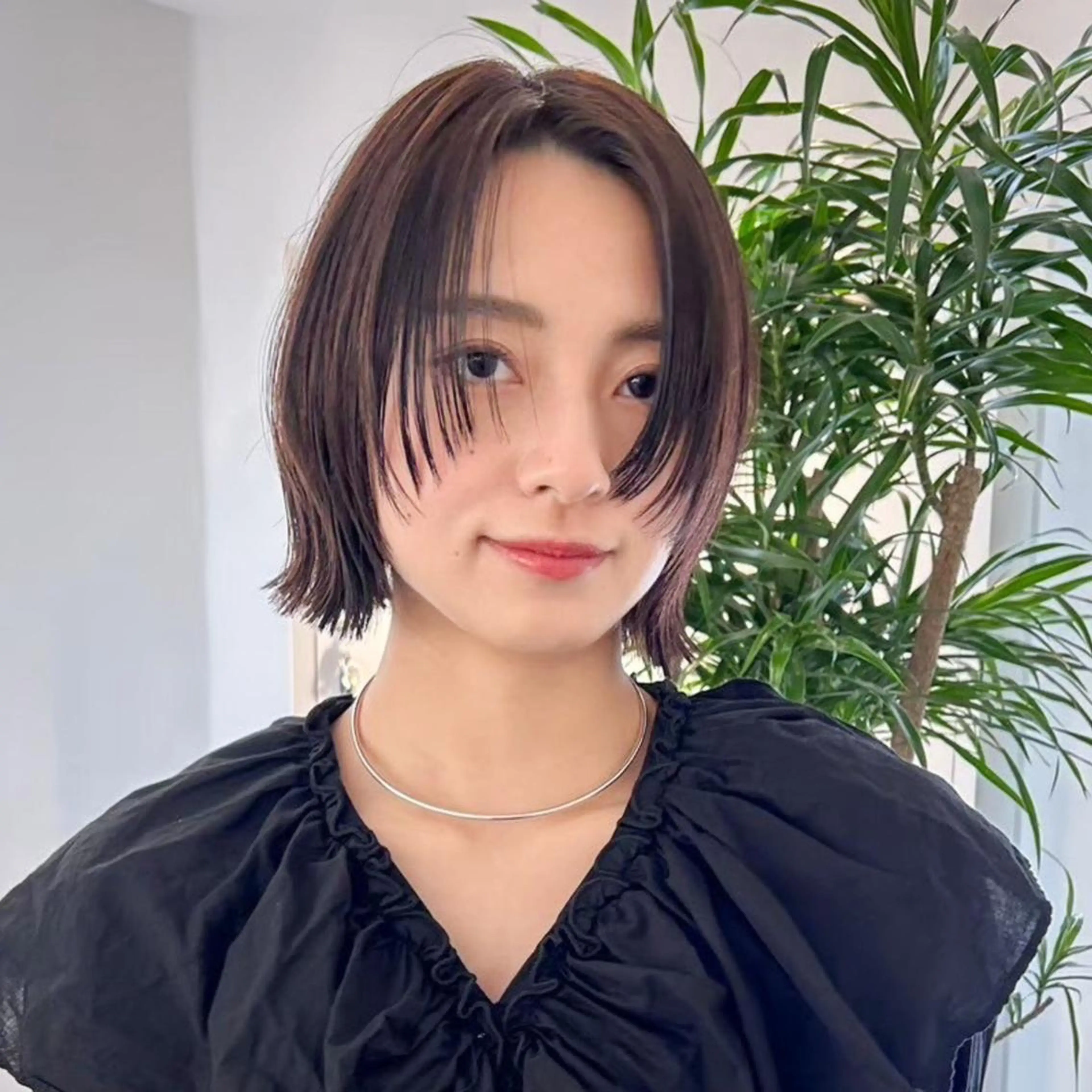 ショート カラー 切りっぱなしボブ ショートボブ ボブレイヤー ボブ レイヤーカット カット ヘアカラー トリートメント ボブレイヤー特化型 お悩み解決サロン☀️のヘアスタイル