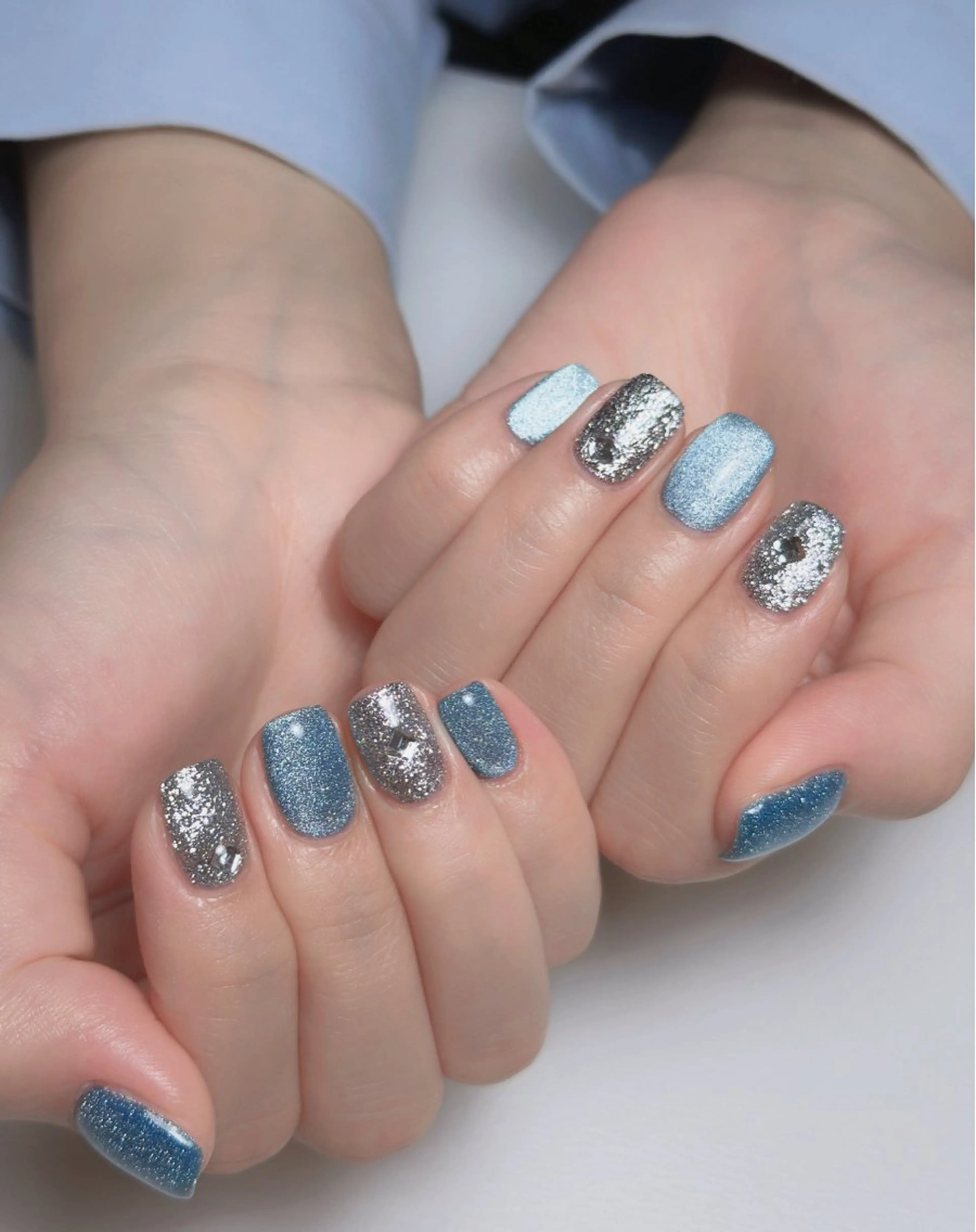 ネイル オーロラネイル 長さ出し フットネイル ラメ(グリッター) ラメグラデーション ハンドネイル 👍thumbs up nail👍のネイルデザイン