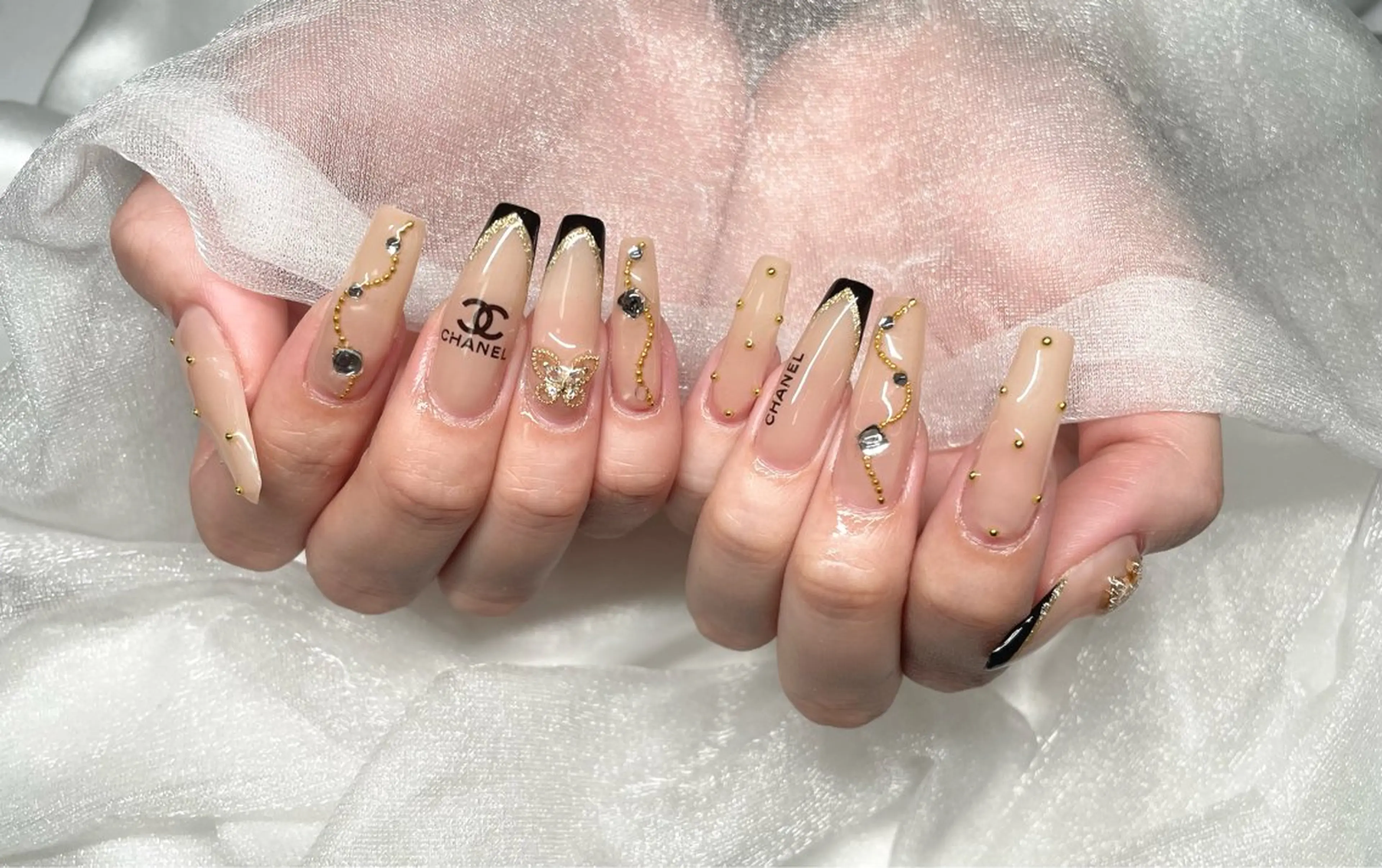 ネイル ハンドネイル Roi〈ロワ〉 Minakoのネイルデザイン